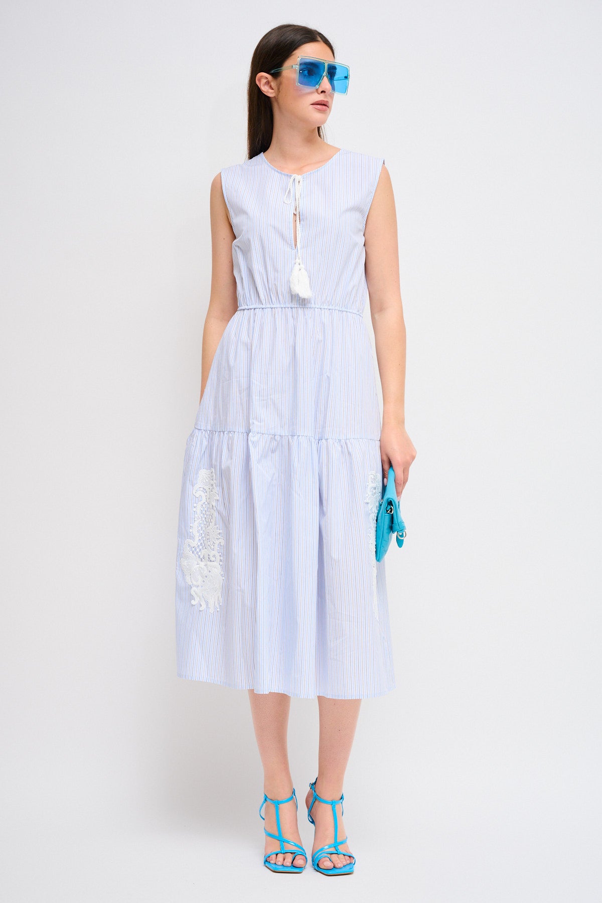 Maryley - Abito lungo giromaniche a righe con ricami in crochet e nappine