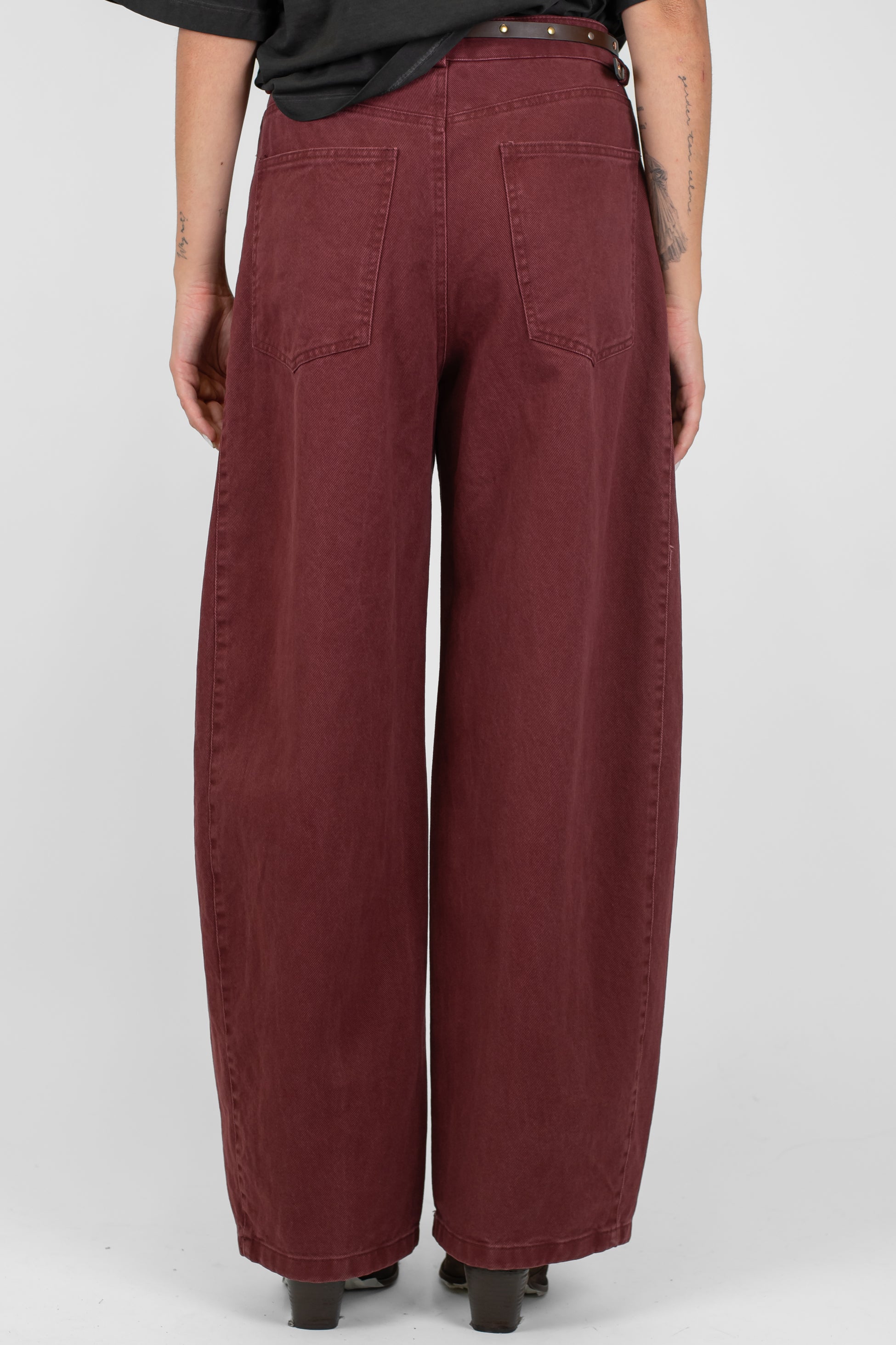 Tensione in - Pantalone regualr a gamba ampia in denim colorato