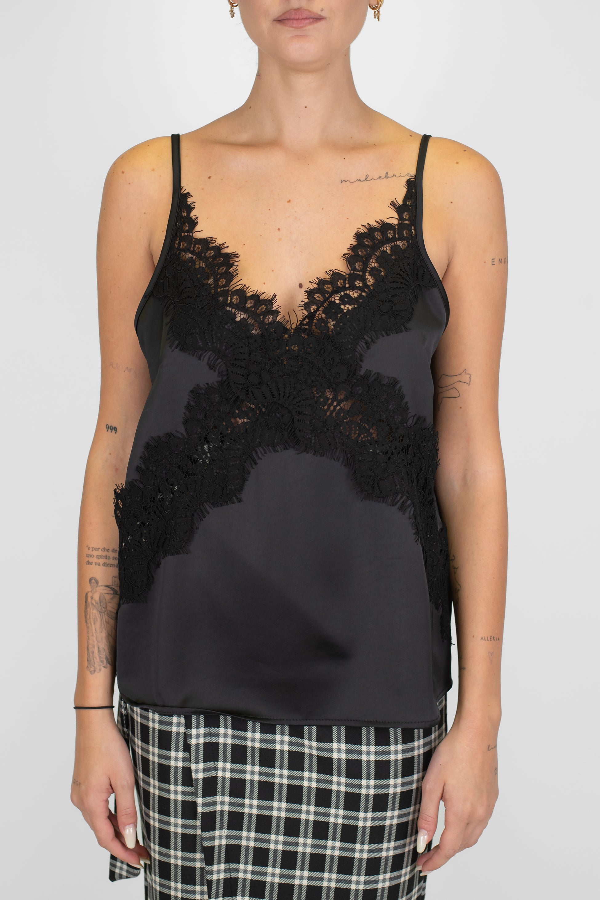 Motel - Top in satin con scollo a V e ricami in pizzo