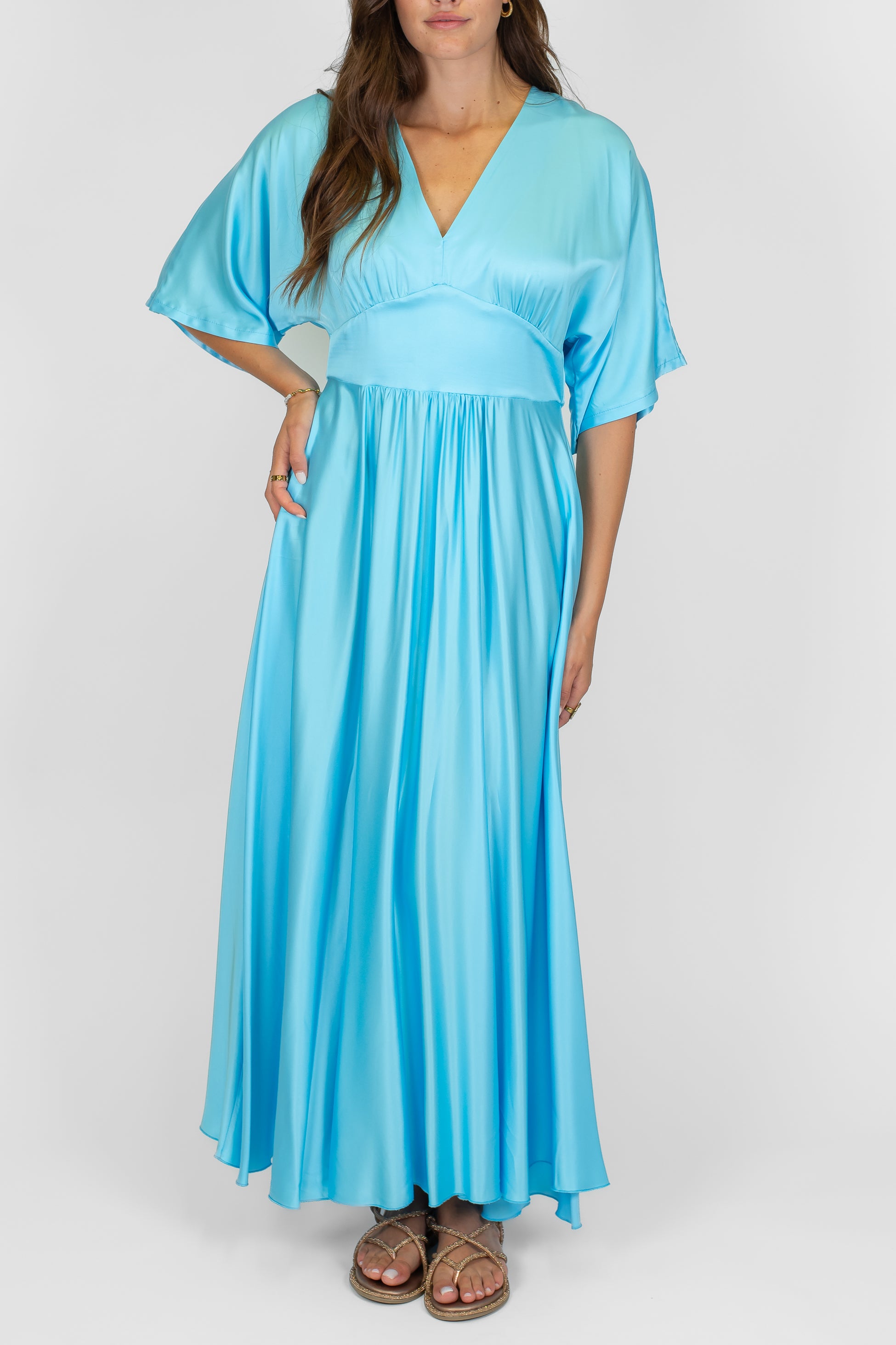 Tensione in - Abito lungo mezzamanica in viscosa con scollo a V ed allaccio sul retro