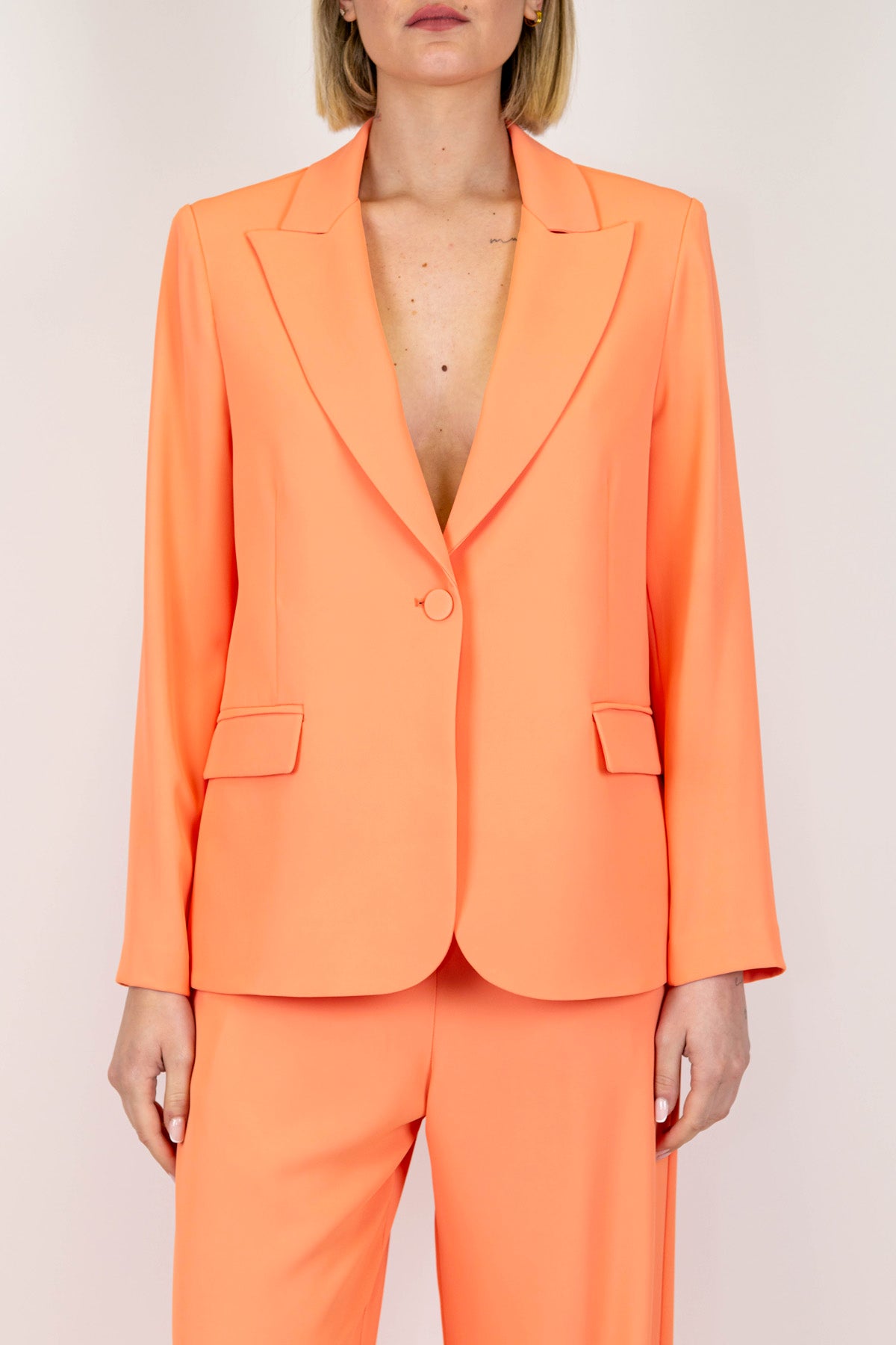 Kontatto - Giacca monopetto in tessuto fluido con chiusura ad un bottone