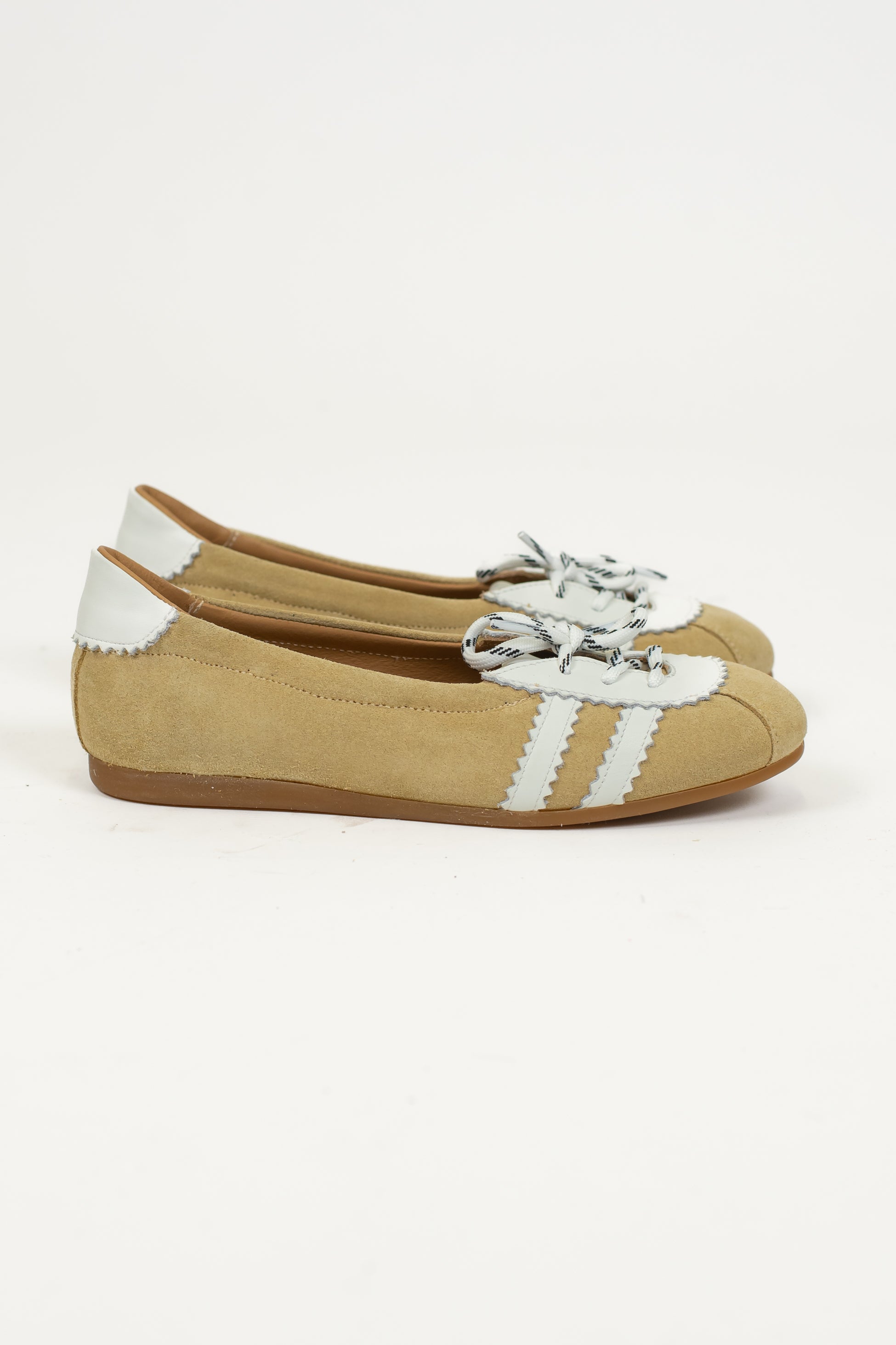 Ovyé - Ballerina in camoscio con inserti in pelle e lacci made in Italy