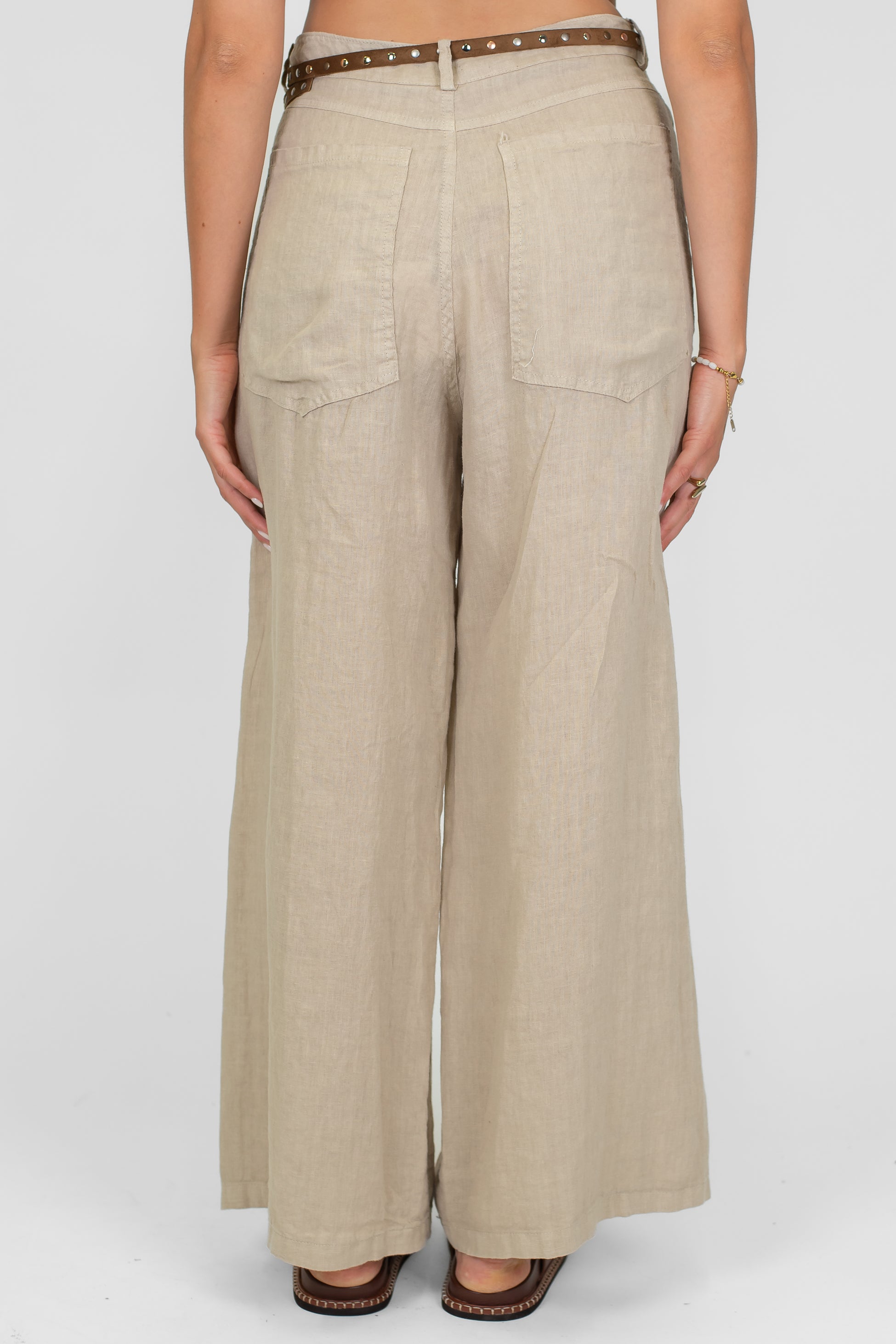 Tensione in - Pantalone palazzo modello Giusi in puro lino con tascono sul retro