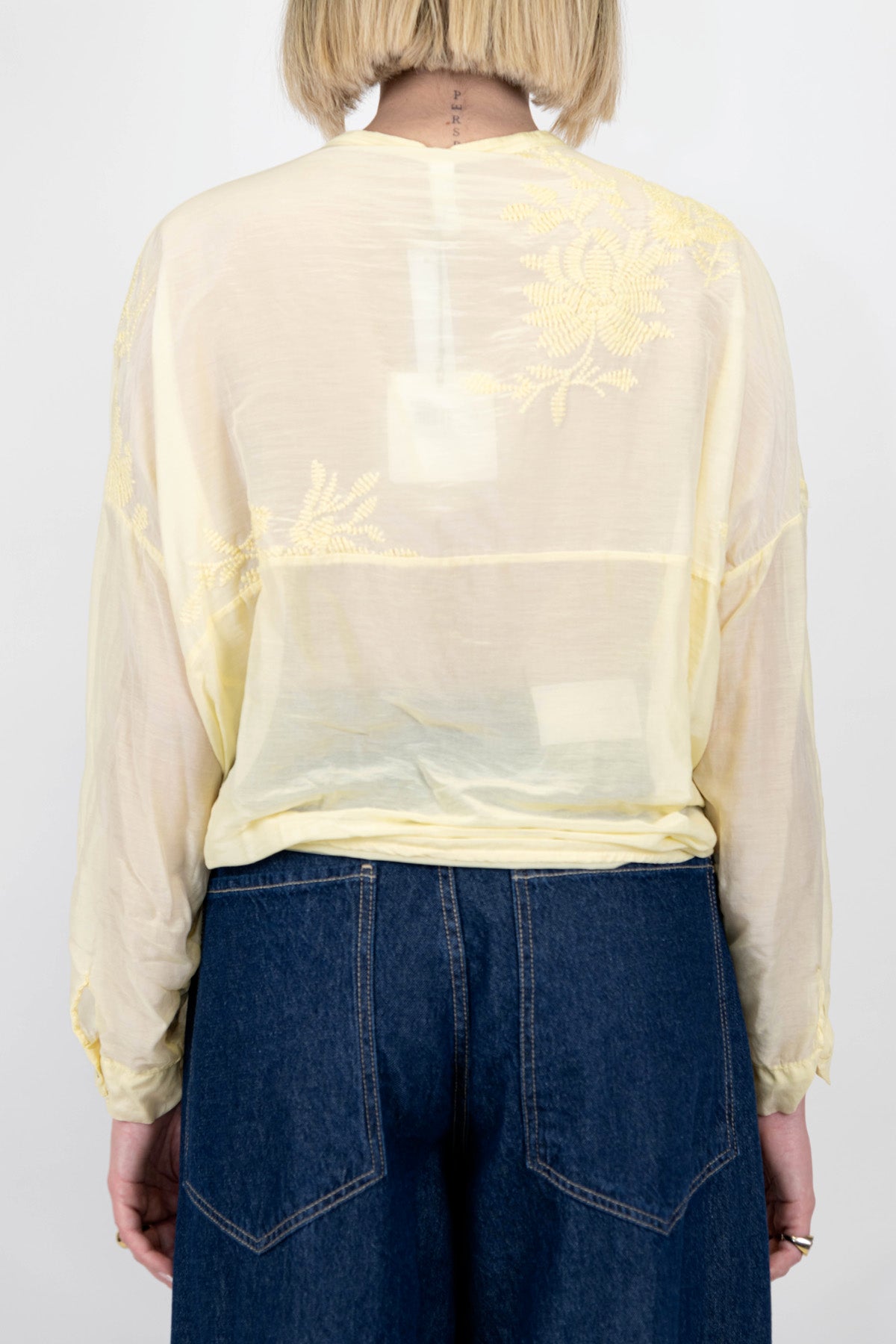 Tensione in - Camicia in misto seta con ricami tono su tono