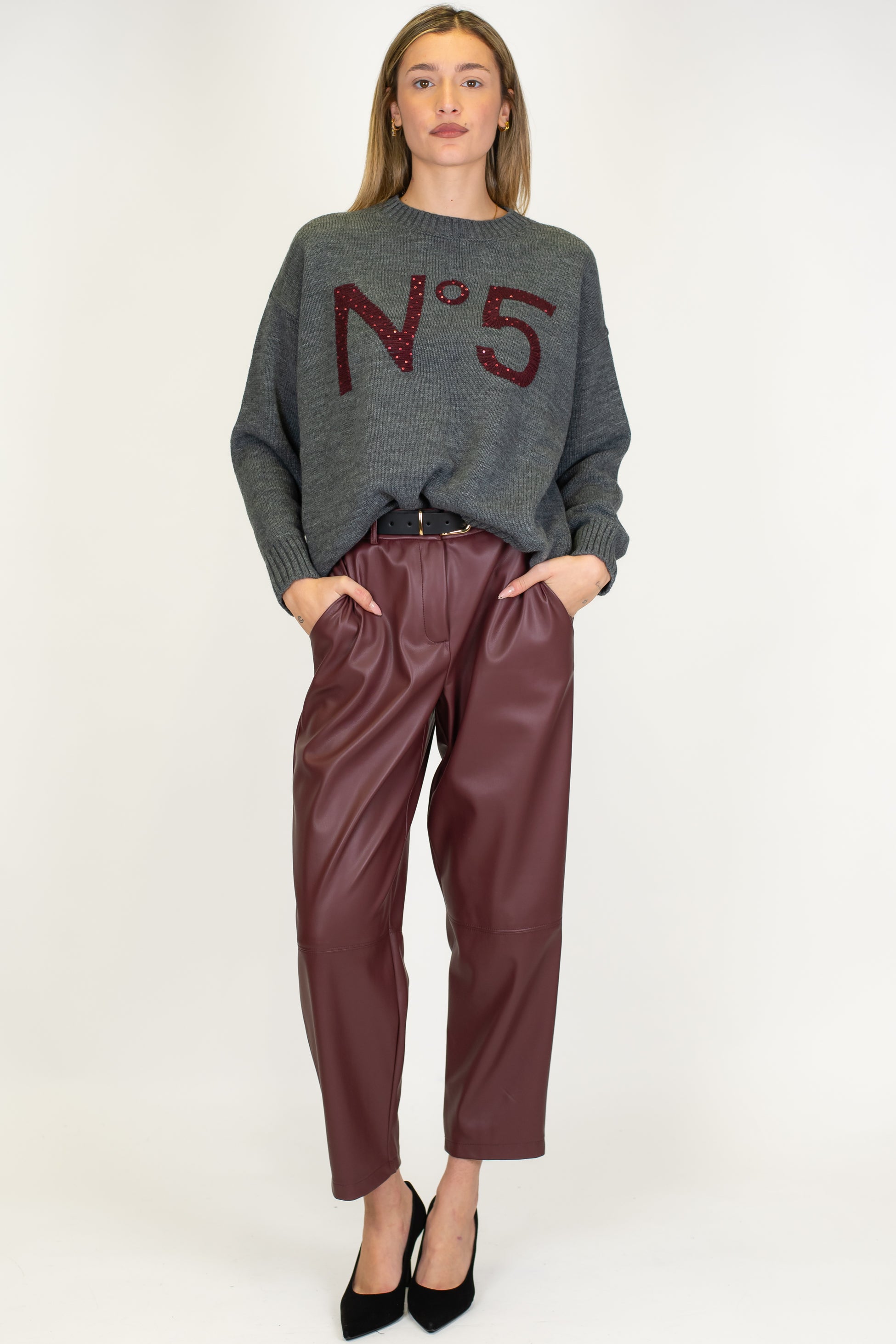 Tensione in - Pantalone in ecopelle con elastico in vita