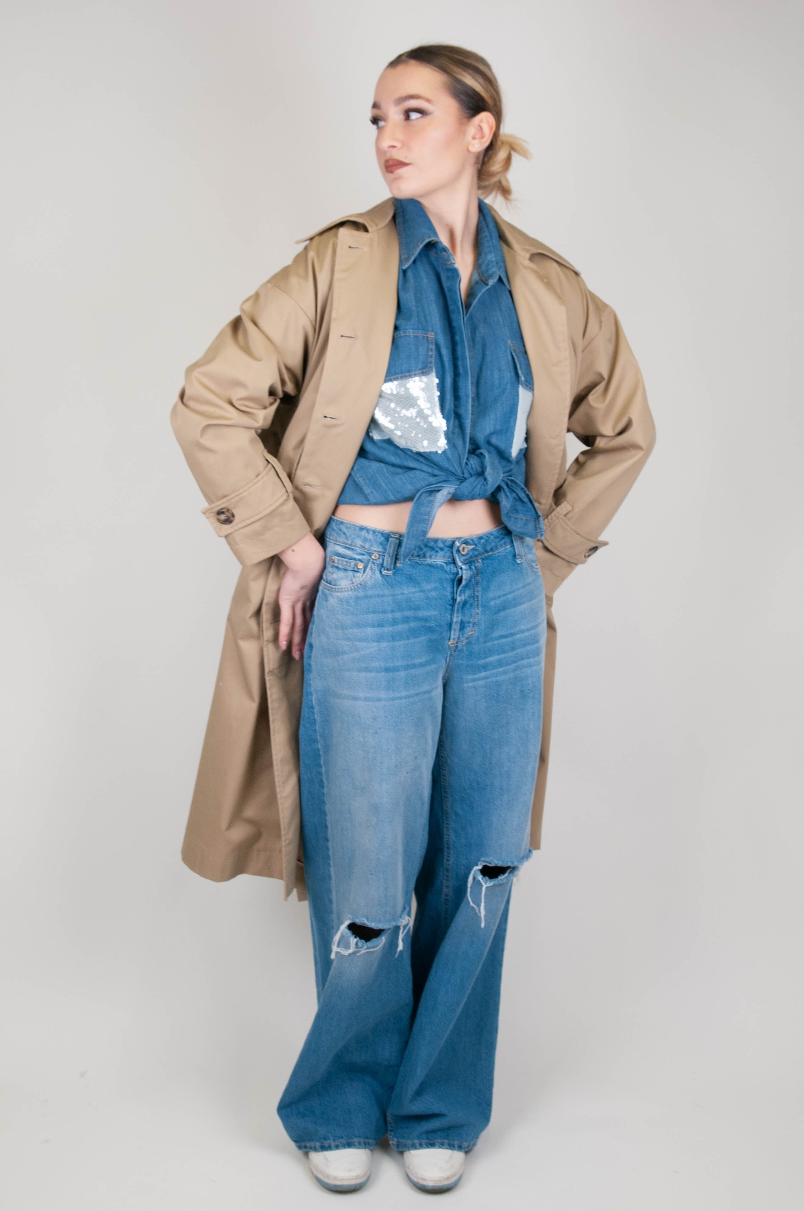 Tension in - Trench coat with concealed button closure