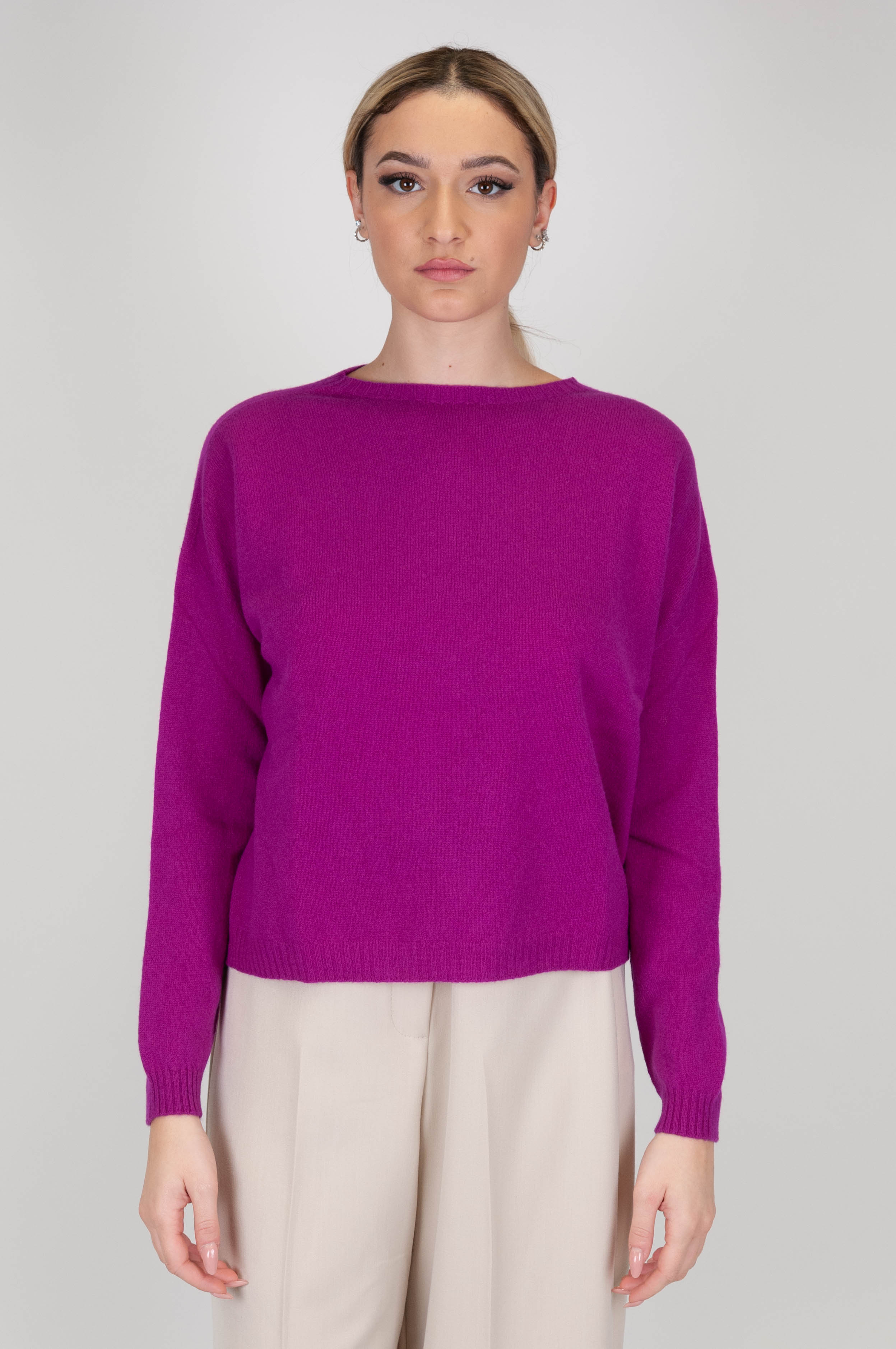 Tensione in - Maglia girocollo a scatola in 100% puro cashmere