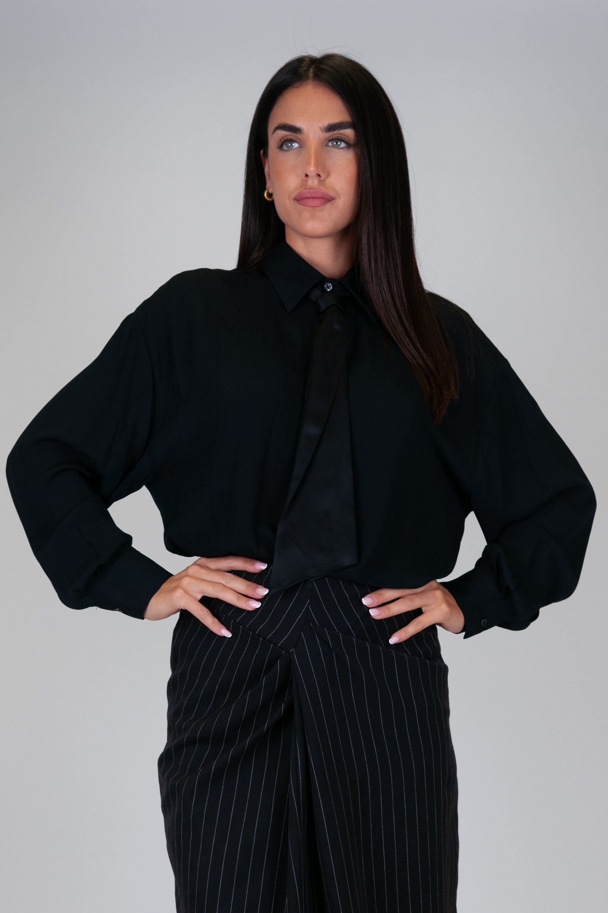 Tension in Oversized viscose shirt with tie