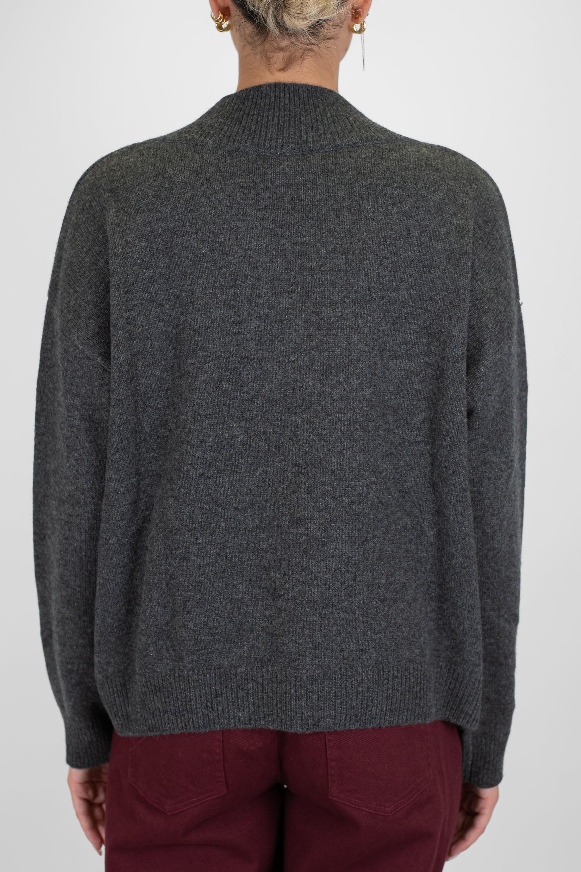 Tensione in - Maglia over scollo a V in pura lana