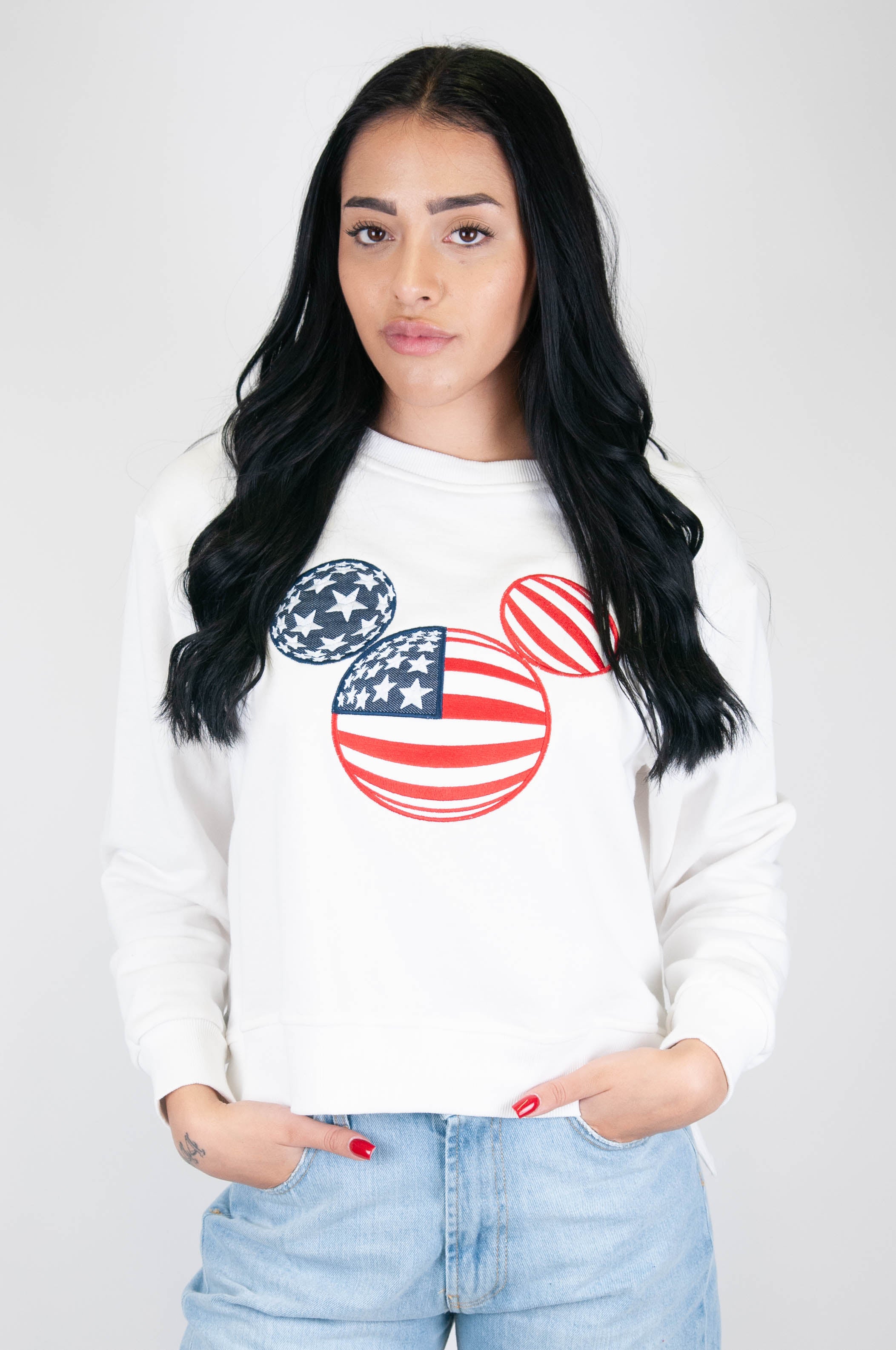 Tension in - Round neck sweatshirt with American Mickey Mouse embroidered patch