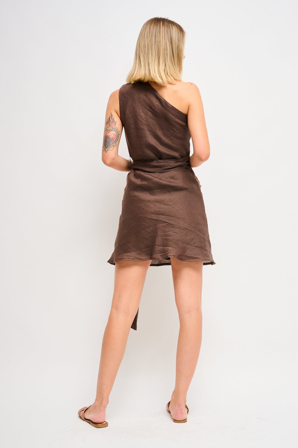 Maryley - Abito corto monospalla in lino con fodera interna e cintura in vita