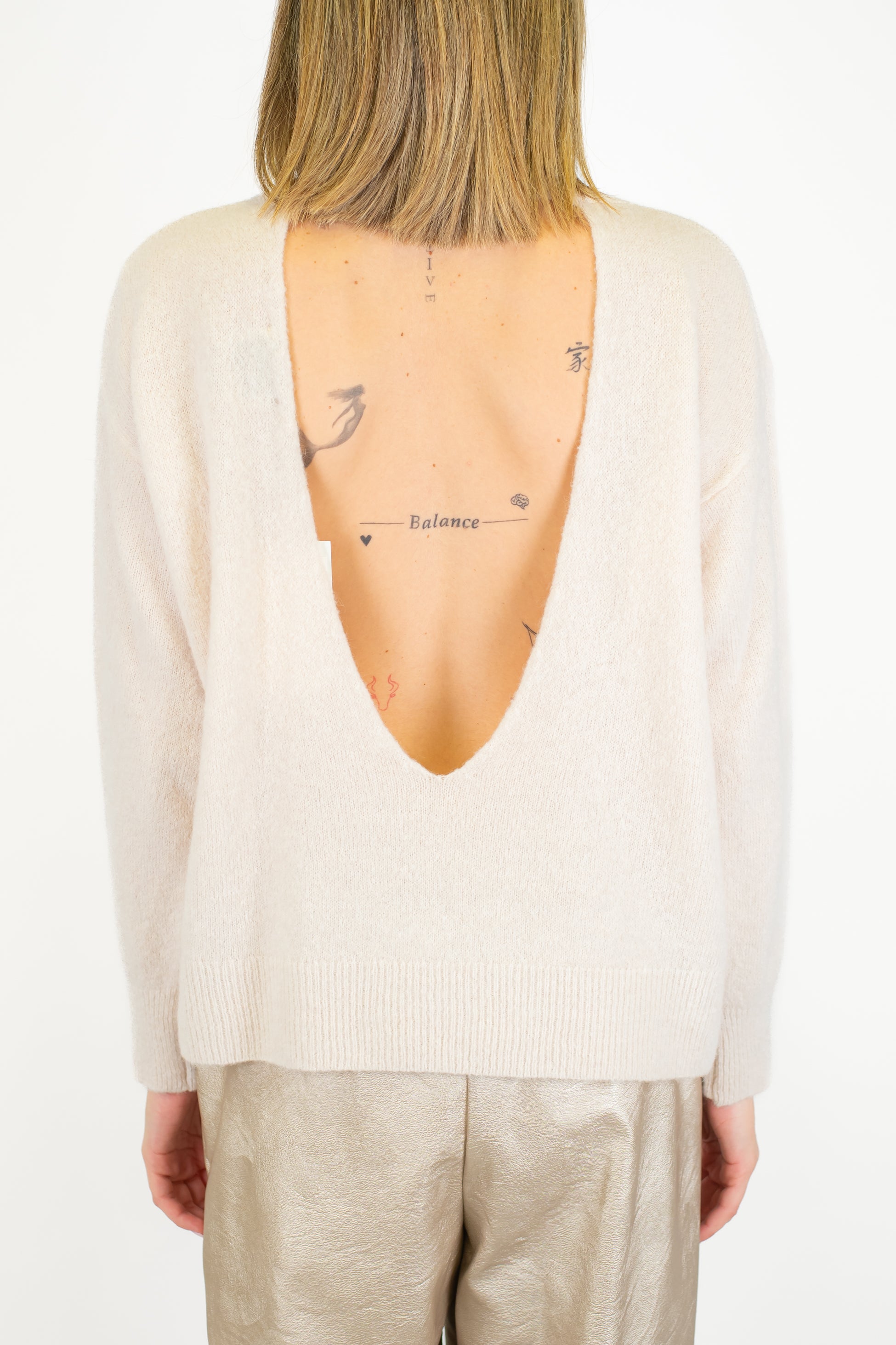 Dixie - Maglia in baby alpaca con scollo a V profondo sul retro