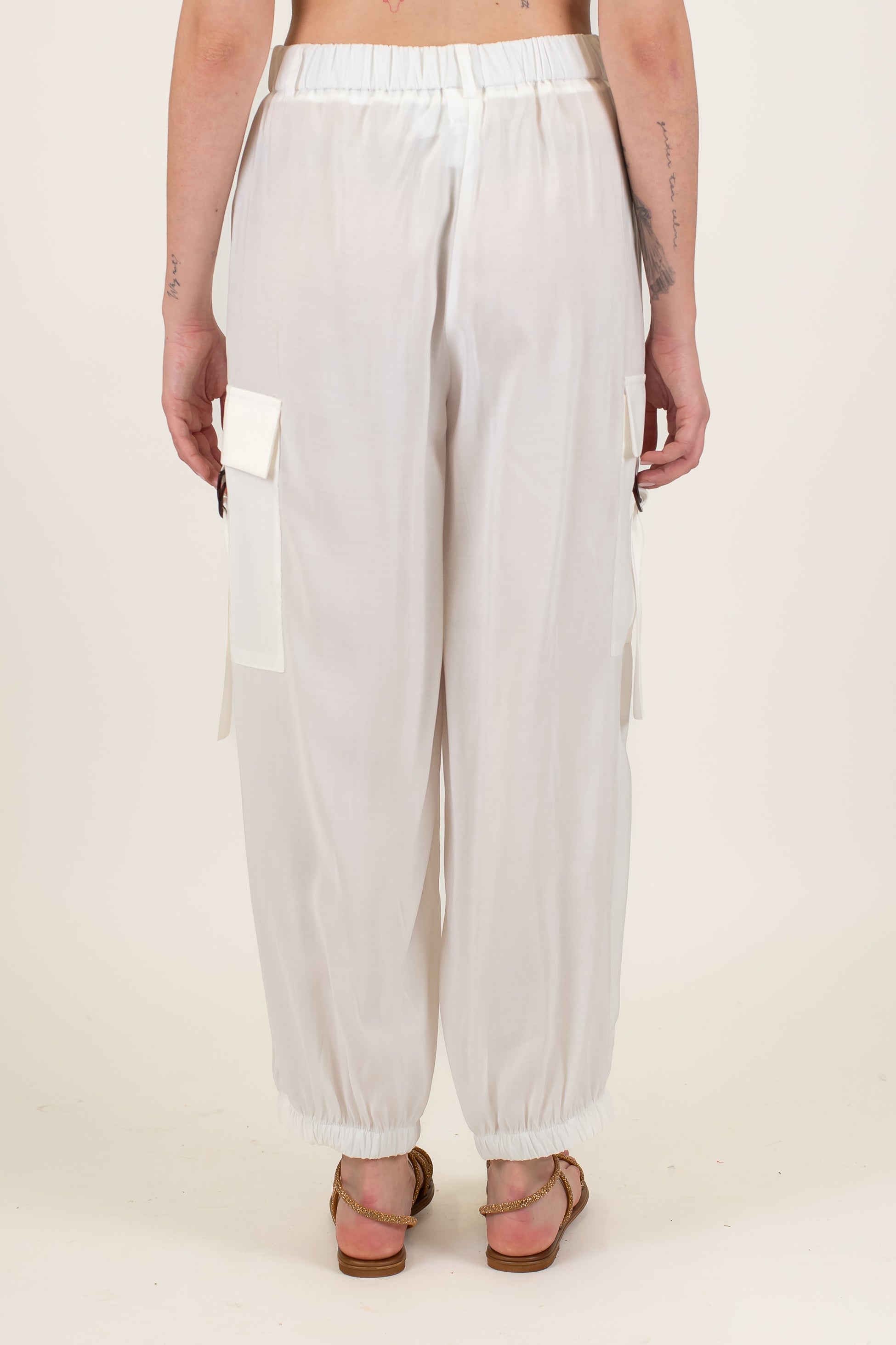 Maryley - Pantalone cargo in modal con elastico in vita e sul fondo