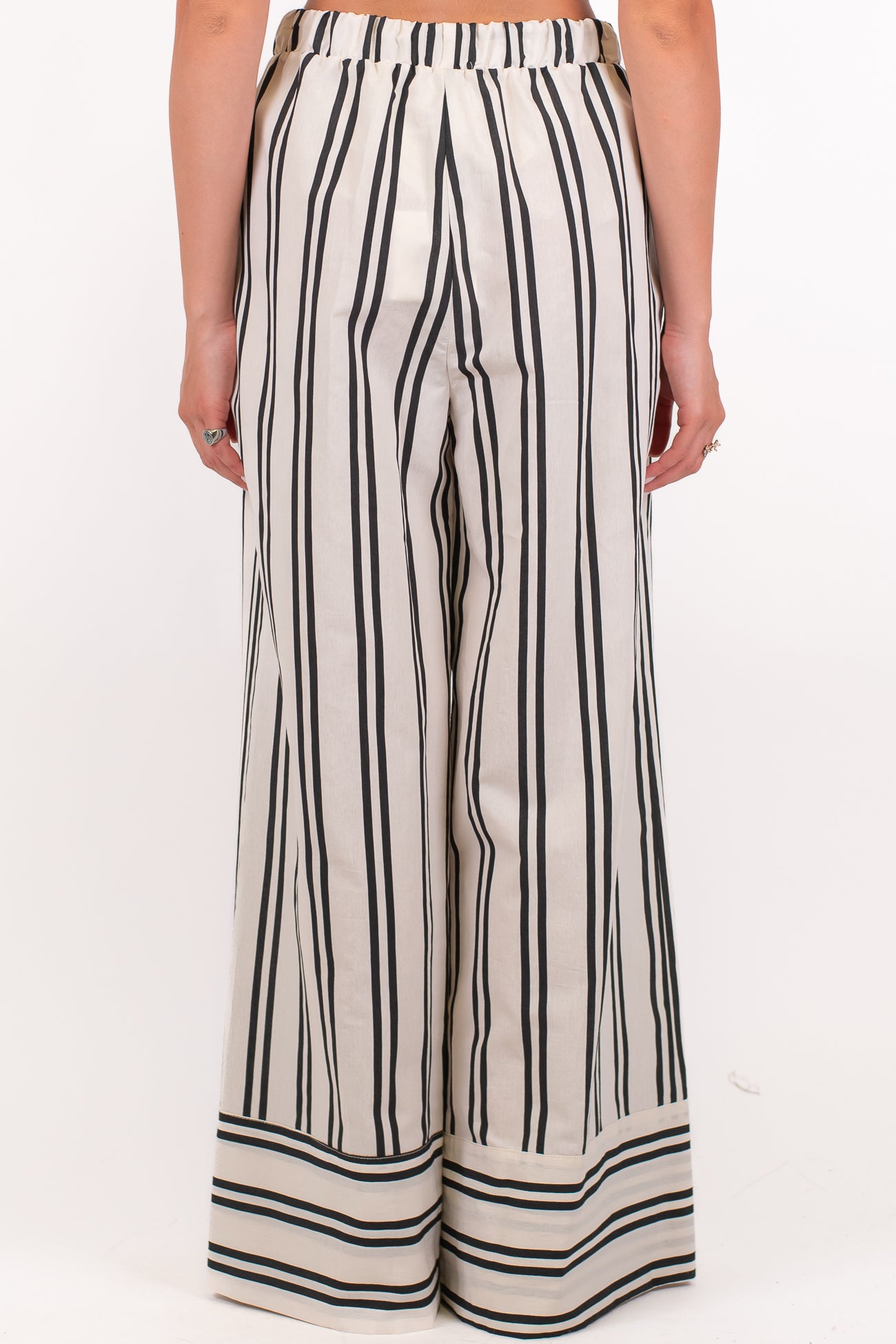 Tensione in - Pantalone palazzo fantasia a righe in viscosa leggera con coulisse