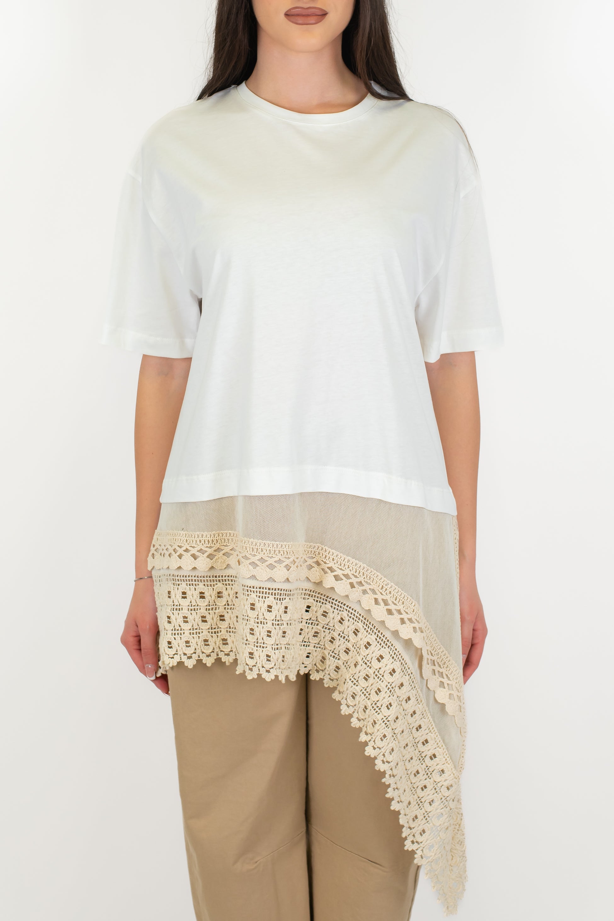 Tensione in - T-shirt over con estensione asimmetrica in crochet