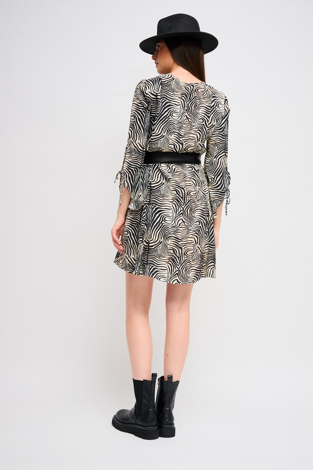 Maryley - Abito corto fantasia scollo V