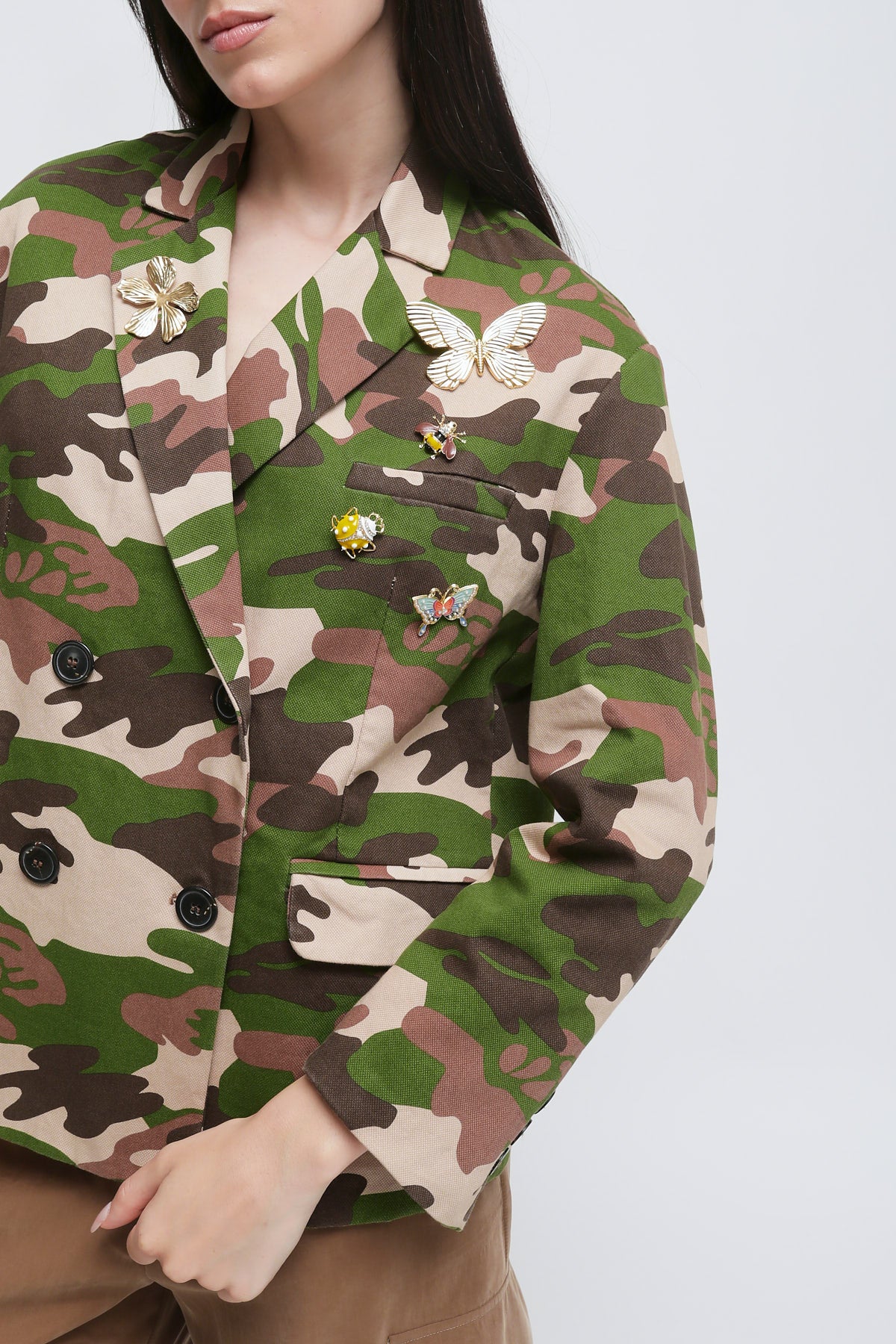 Maryley - Giacca doppiopetto in cotone camouflage con spille