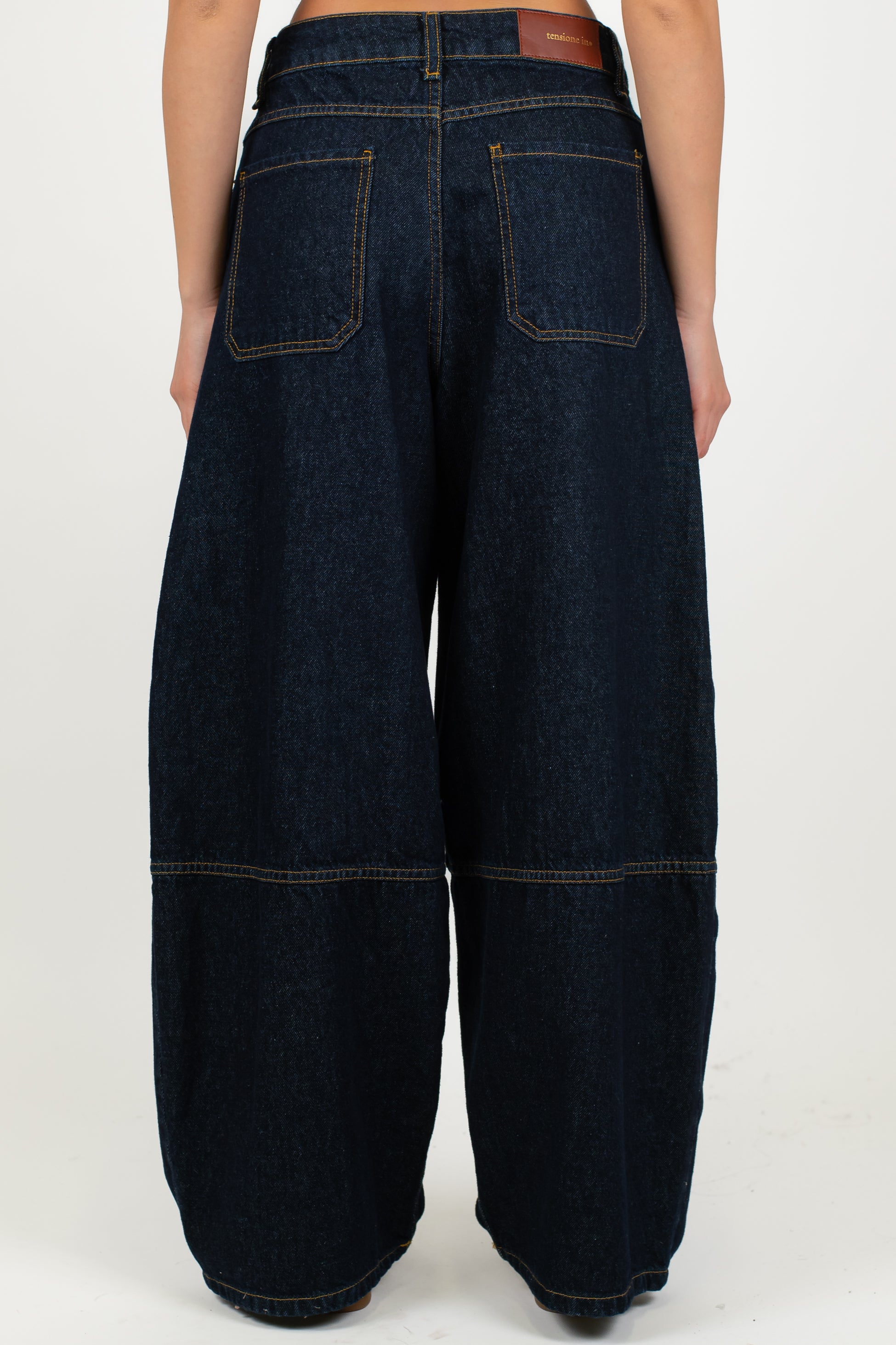 Tensione in - Jeans barrell lavaggio scuro