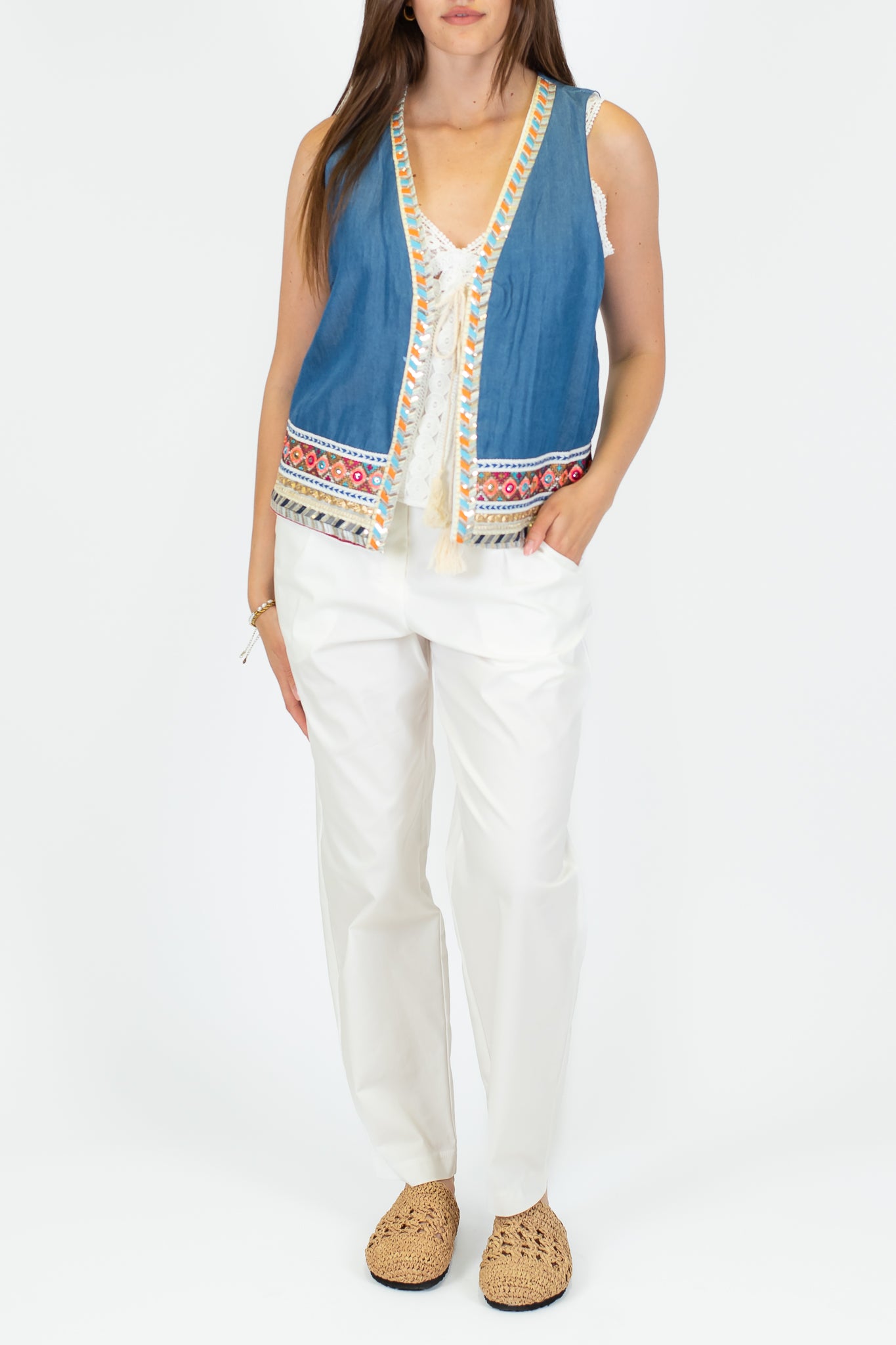 Tensione in - GIlet in lyocell con profilo etnico