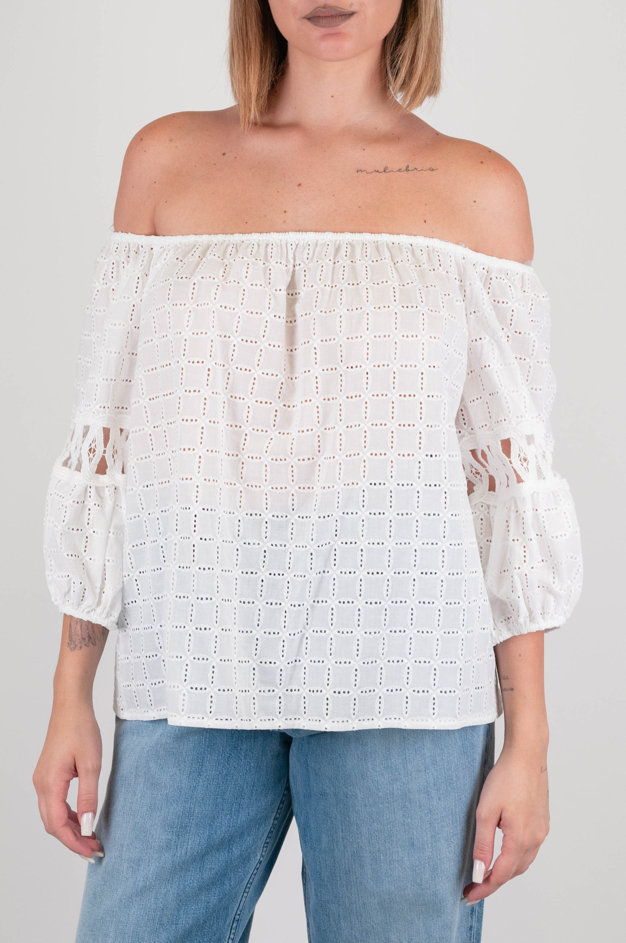 Maryley - Blusa ricamata con scollo shiffer e manica tre quarti