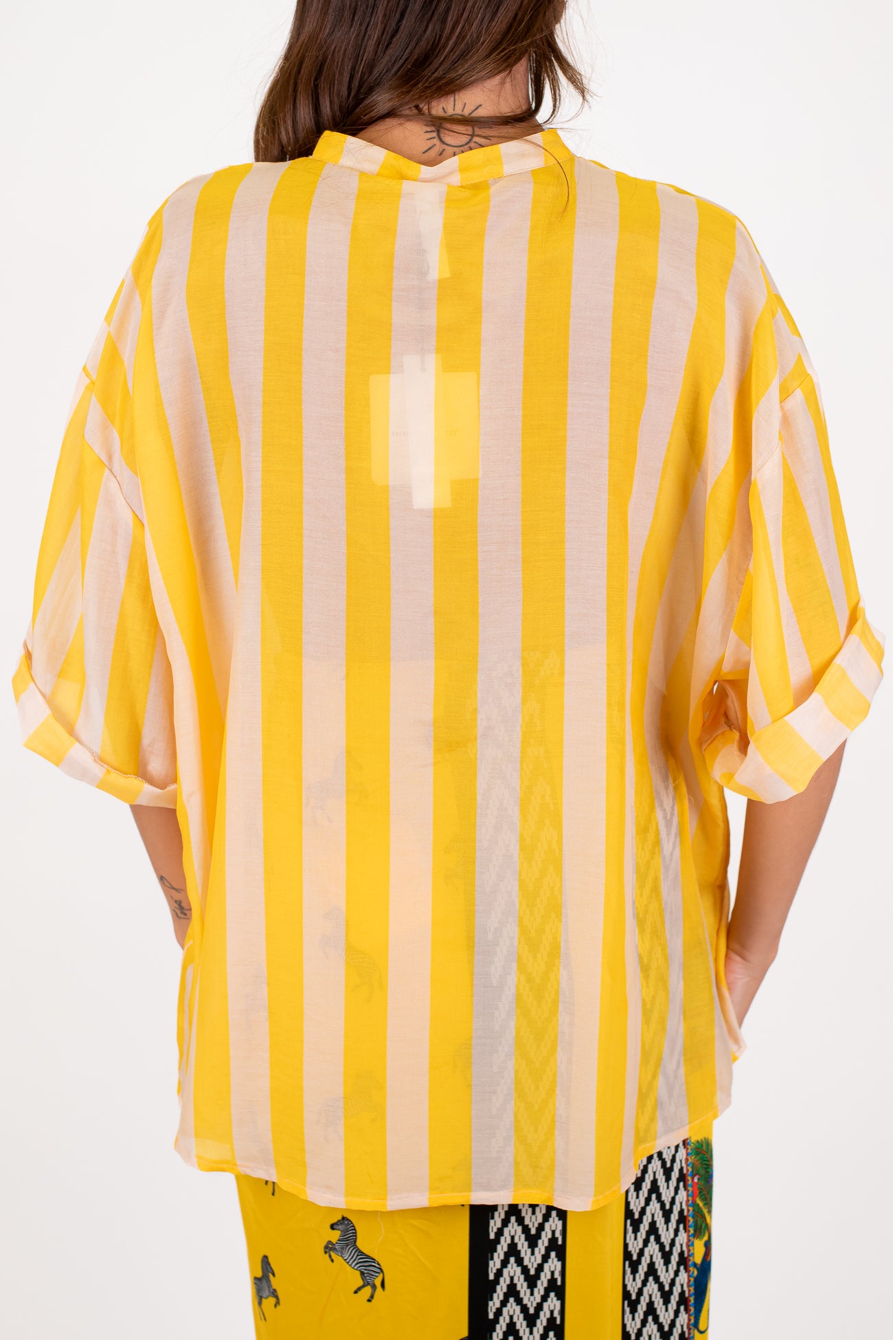 Tensione in - Camicia over fantasia a righe in misto mussola di cotone e seta