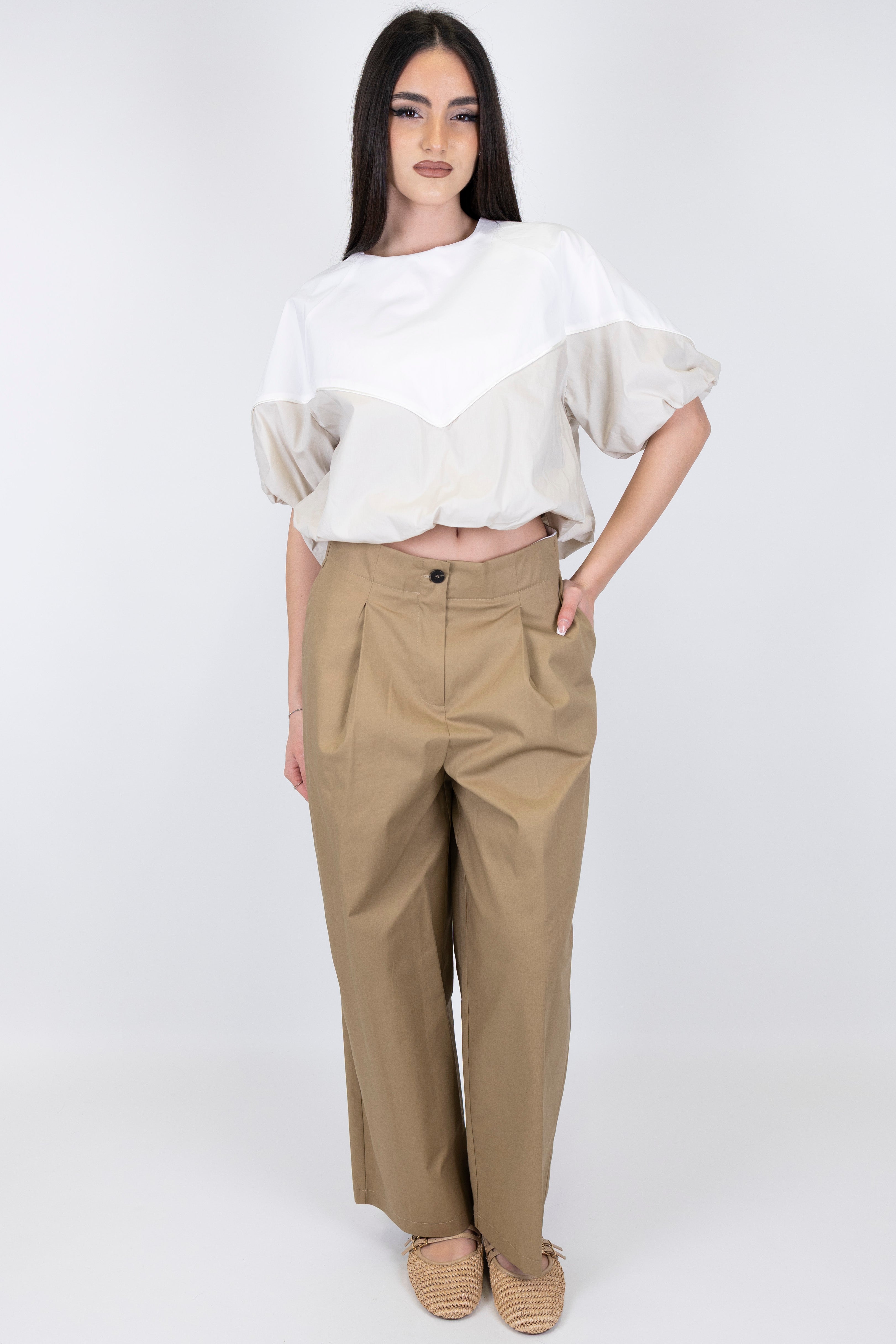 Tensione in - Pantalone regular a gamba ampia in cotone con pinces