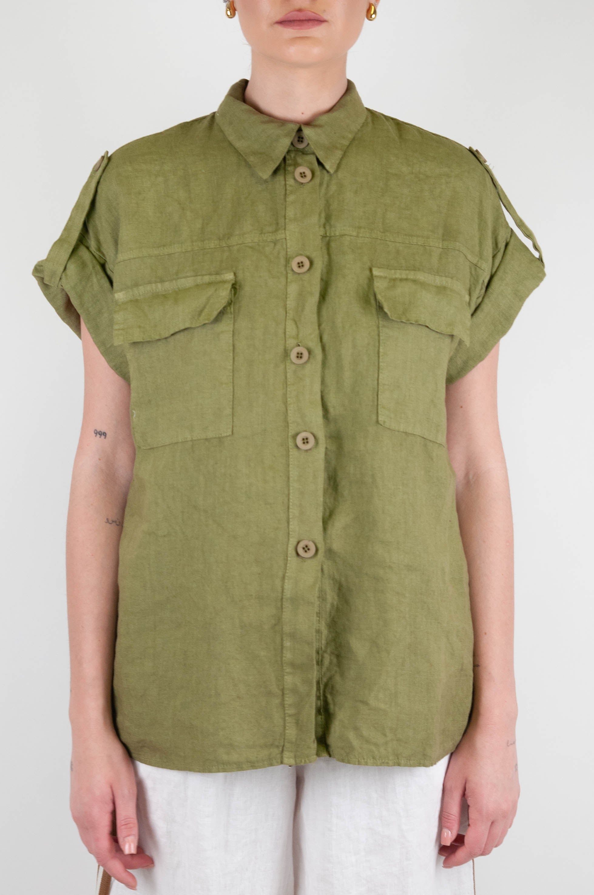 Motel - 100% linen half-sleeved shirt with chest pockets