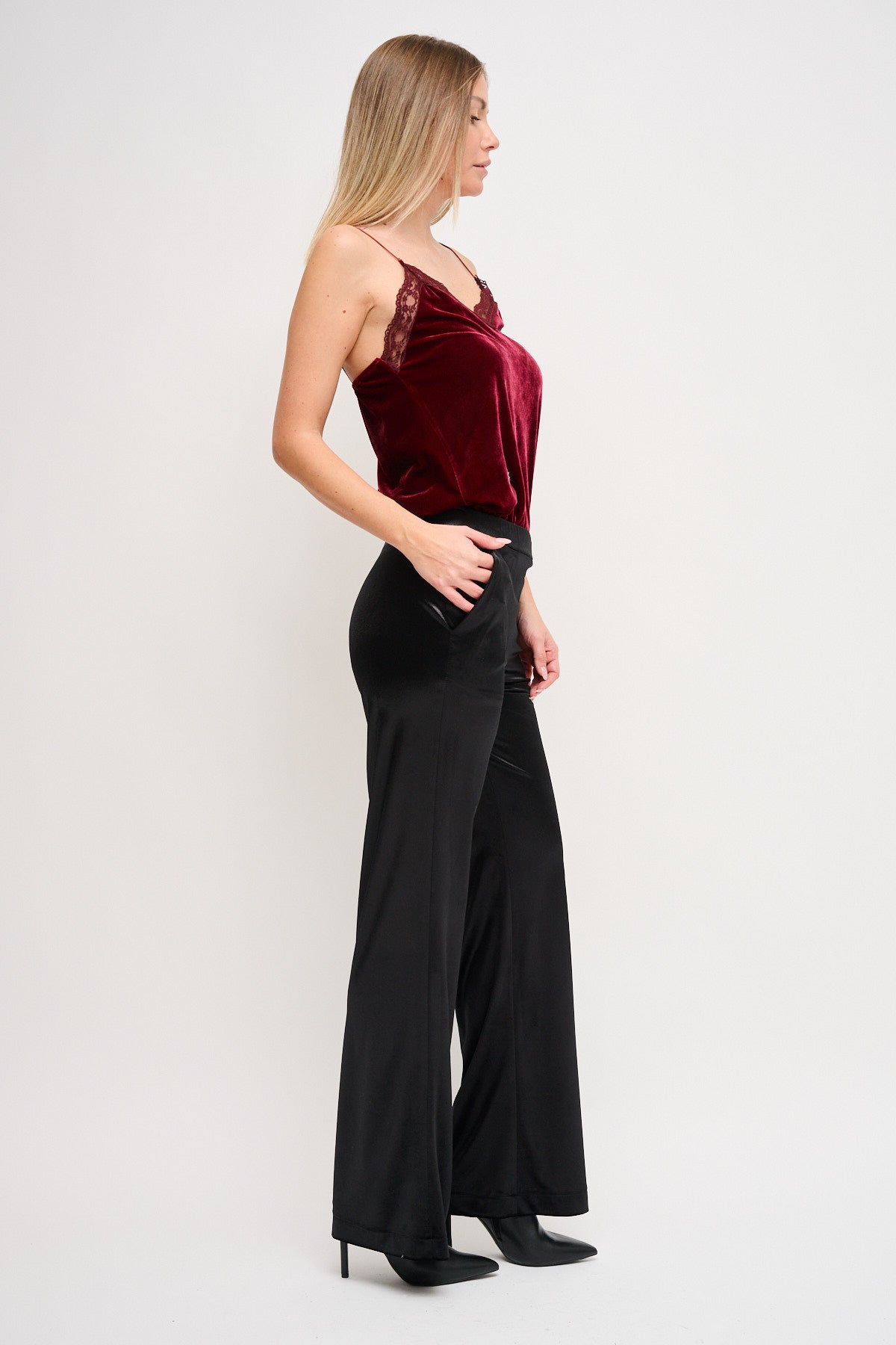 Maryley - Tailleur giacca con collo sciallato e pantalone palazzo in velluto con elastico in vita