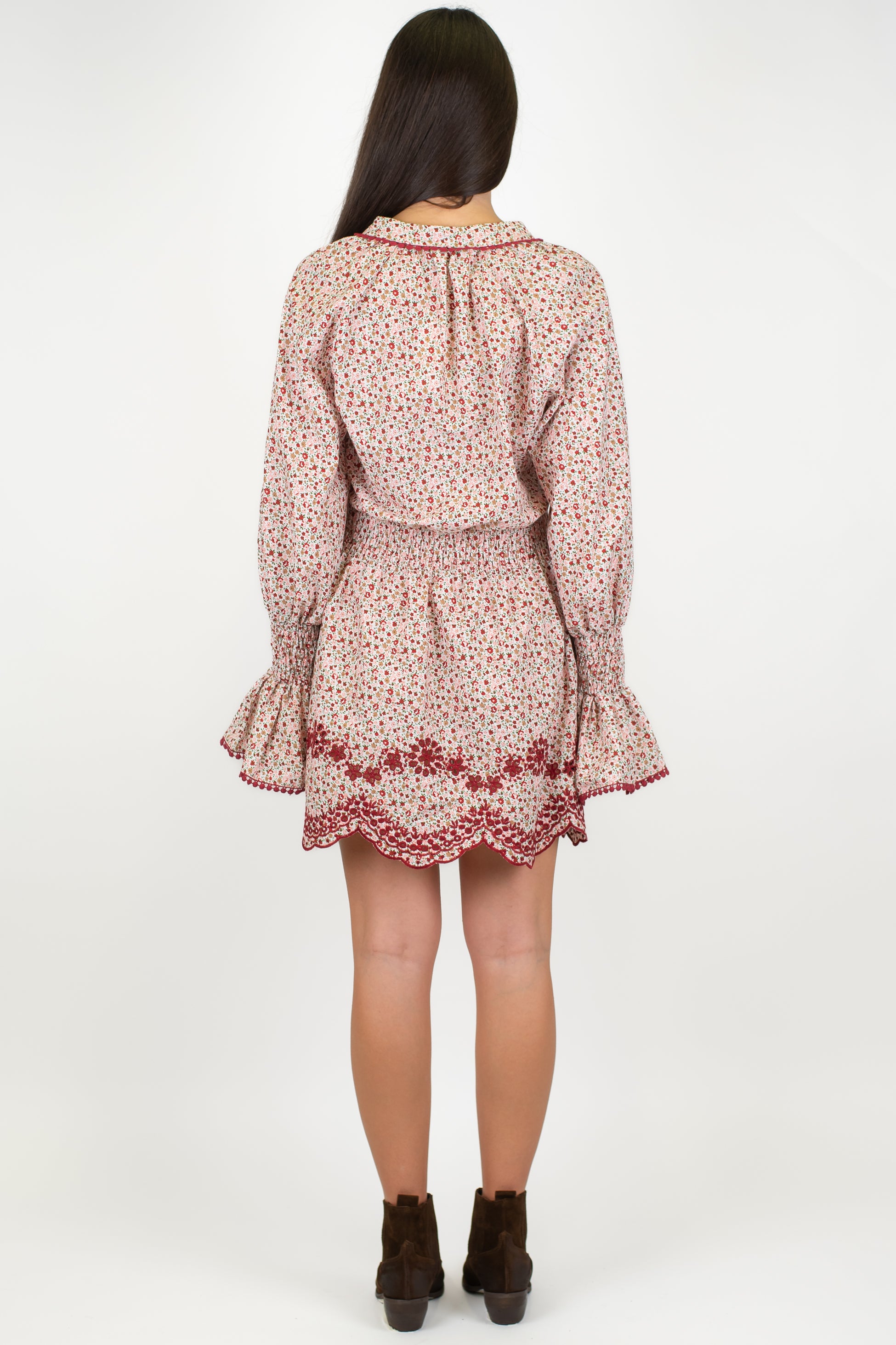 Motel - Abito corto fantasia floreale con manica a campana e pizzo sangallo sul fondo