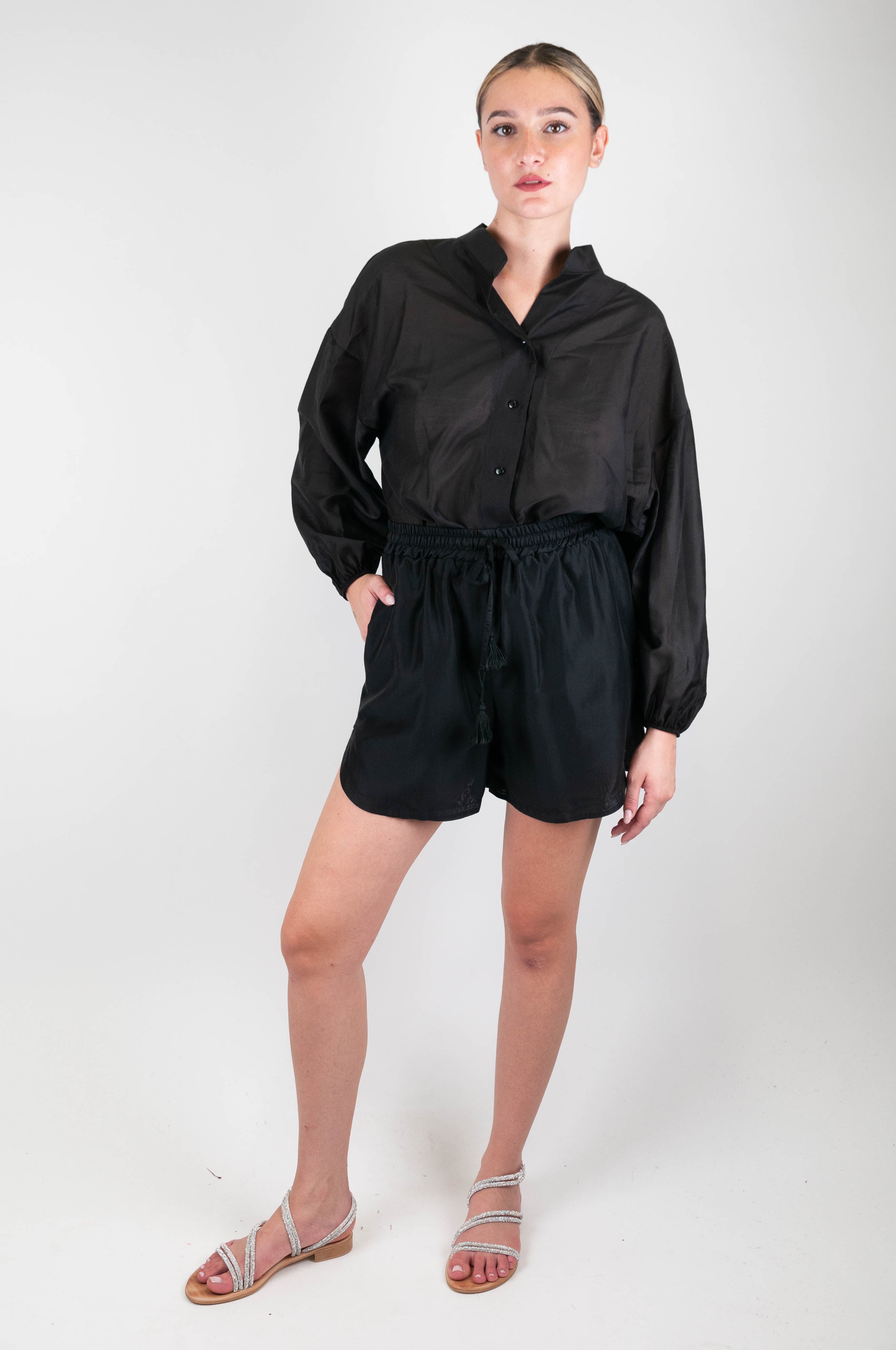 Tensione in - Shorts in lyocell con coulisse e nappine