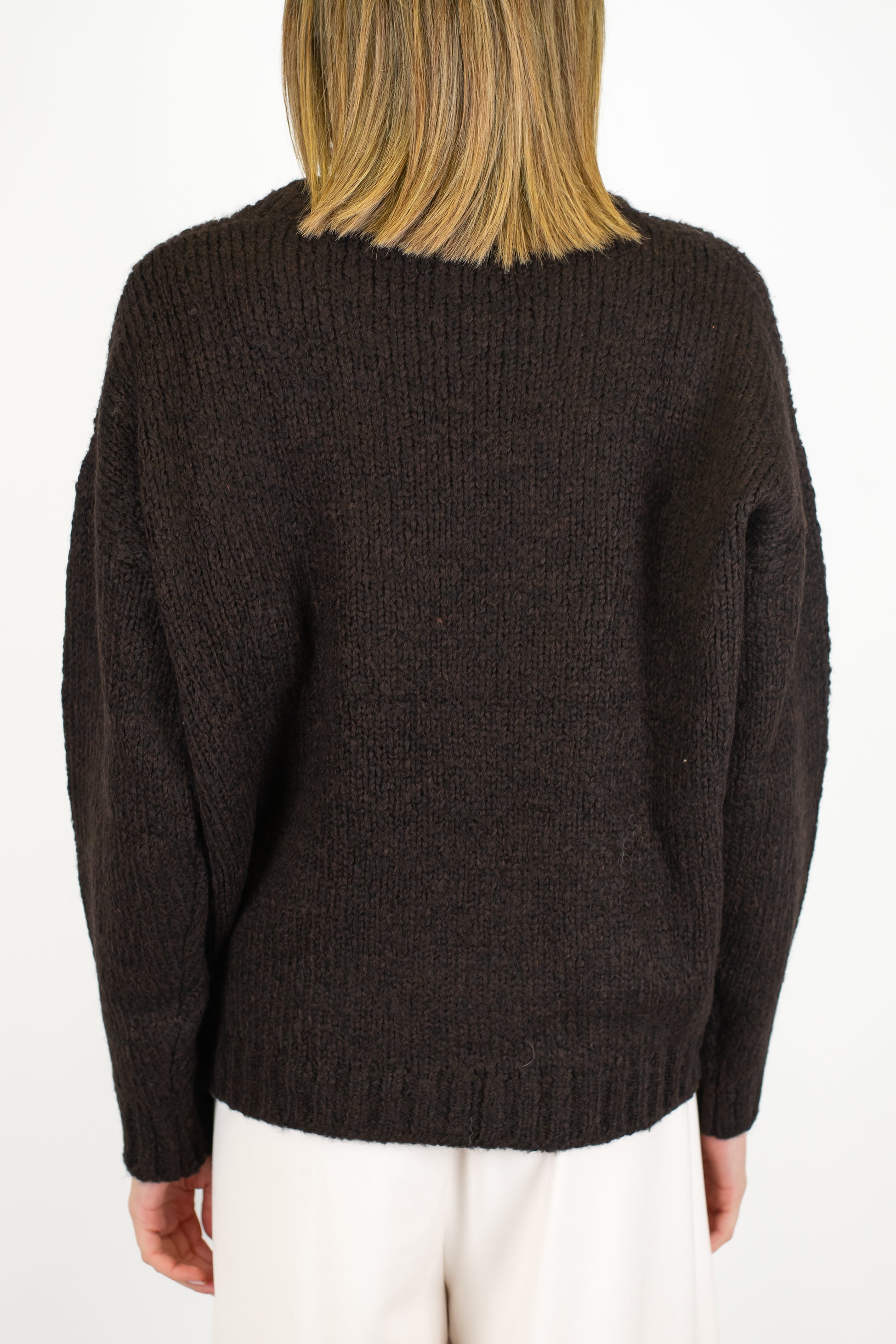 Tensione in - Maglia girocollo rombi ricamati a contrasto in misto lana