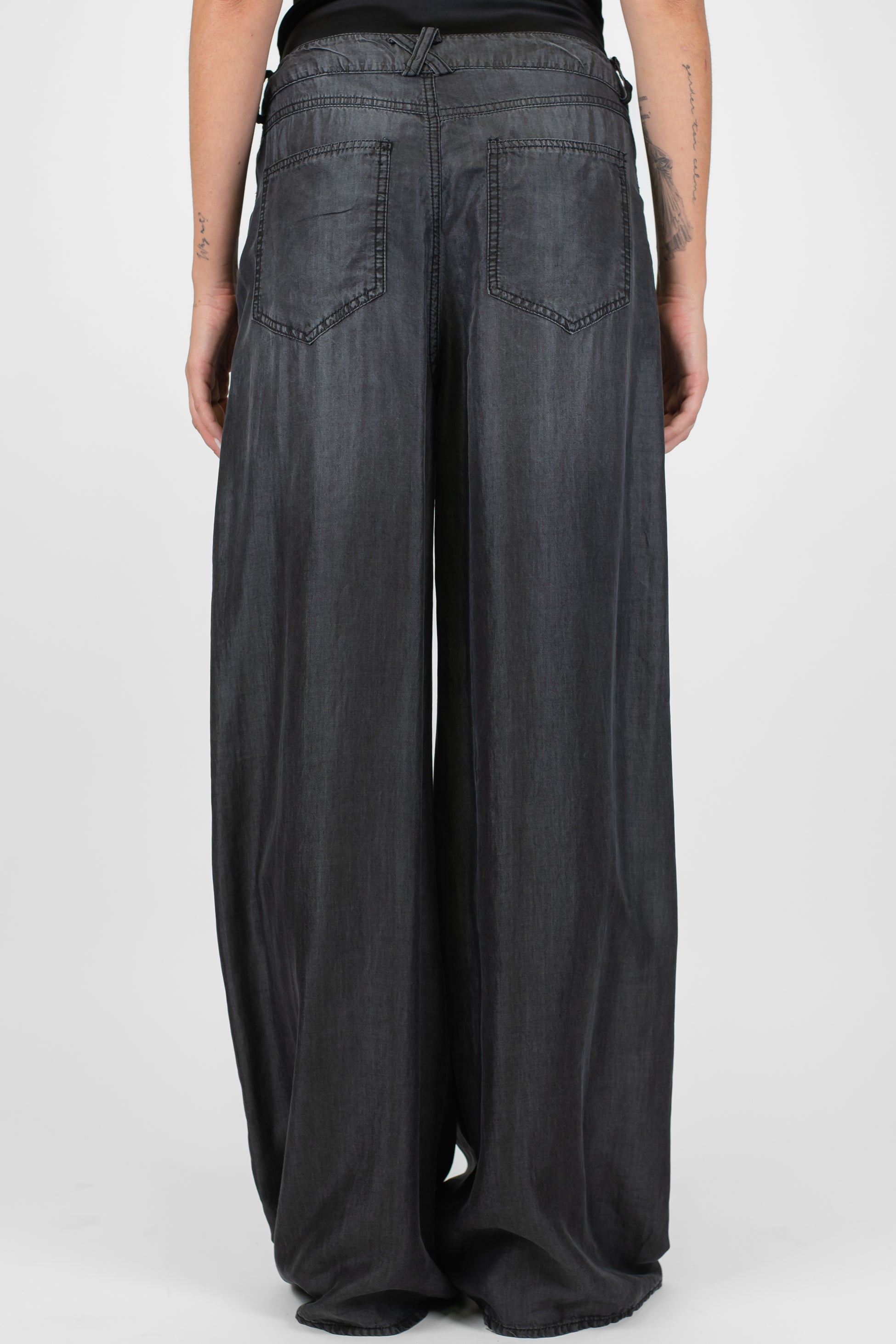 Motel - Pantalone palazzo in lyocell con bottone gioiello