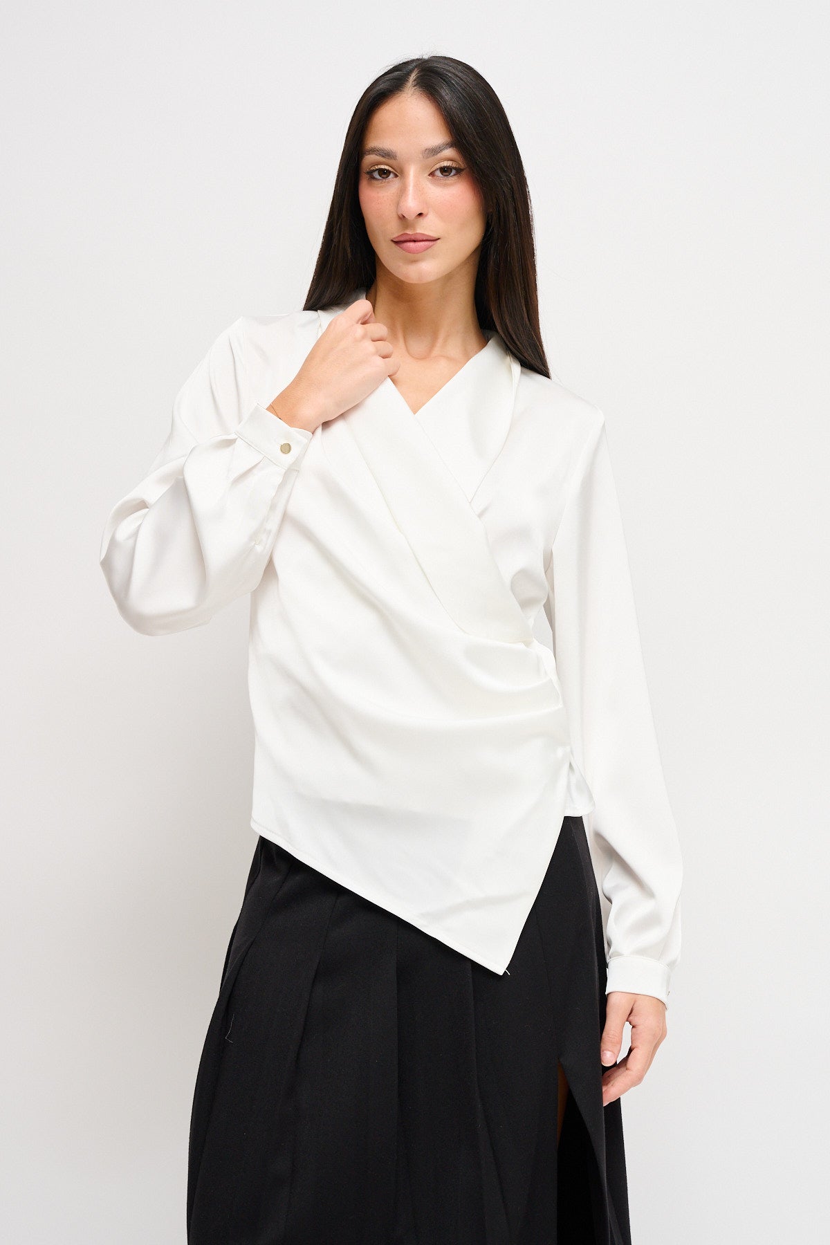 Maryley - Blusa con drappeggio e fondo asimmetrico