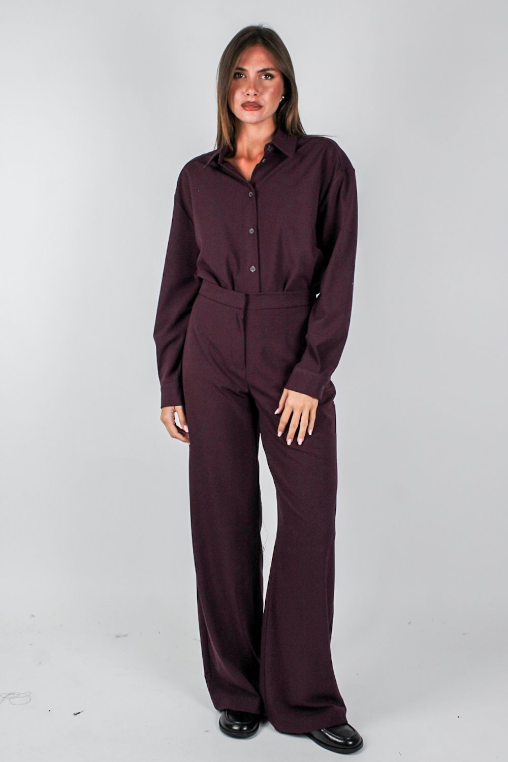 Tensione in - Coordinato tinta unita con camicia e pantalone palazzo