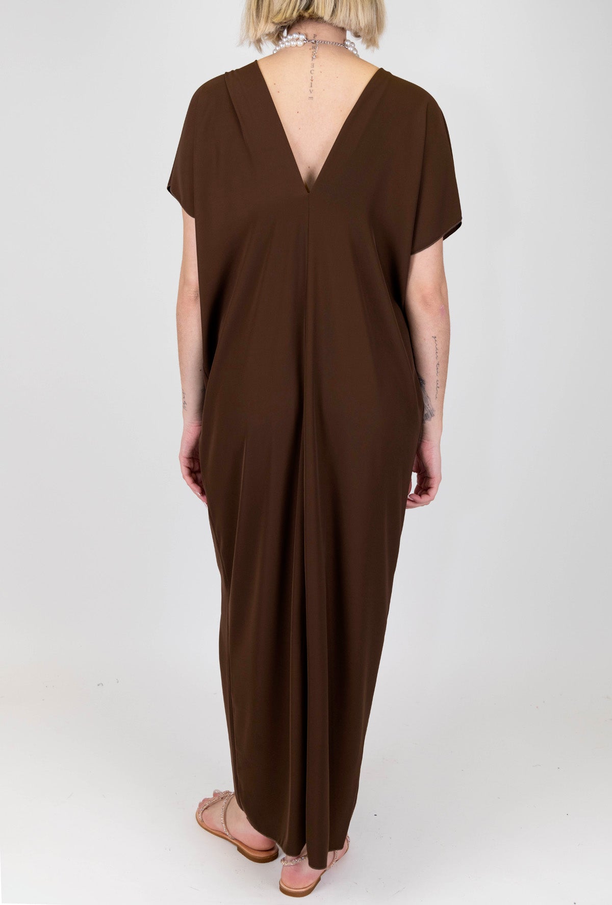 Motel - Abito lungo scollo a V fronte-retro con collana