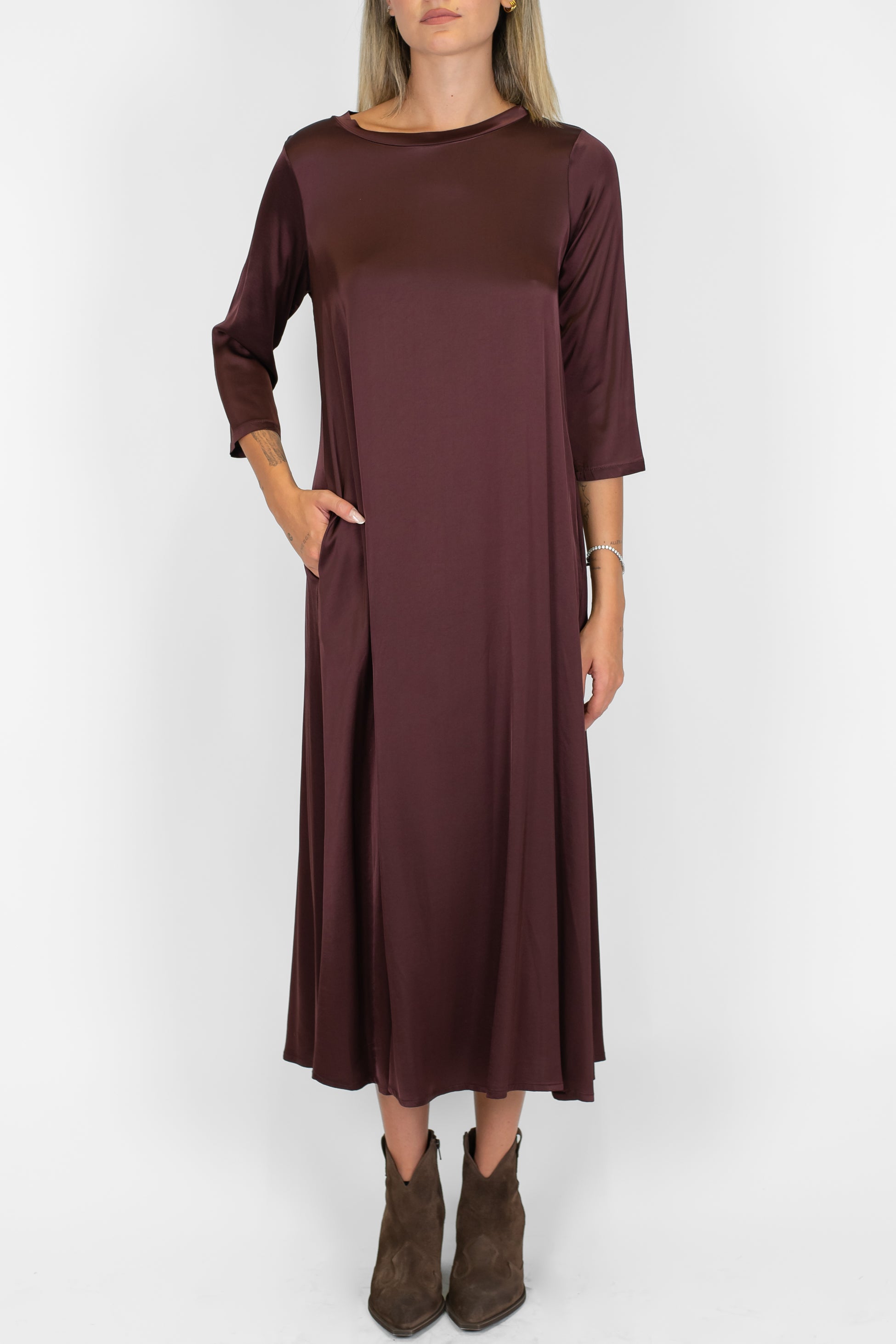 Tensione in - Abito lungo in viscosa con manica tre quarti