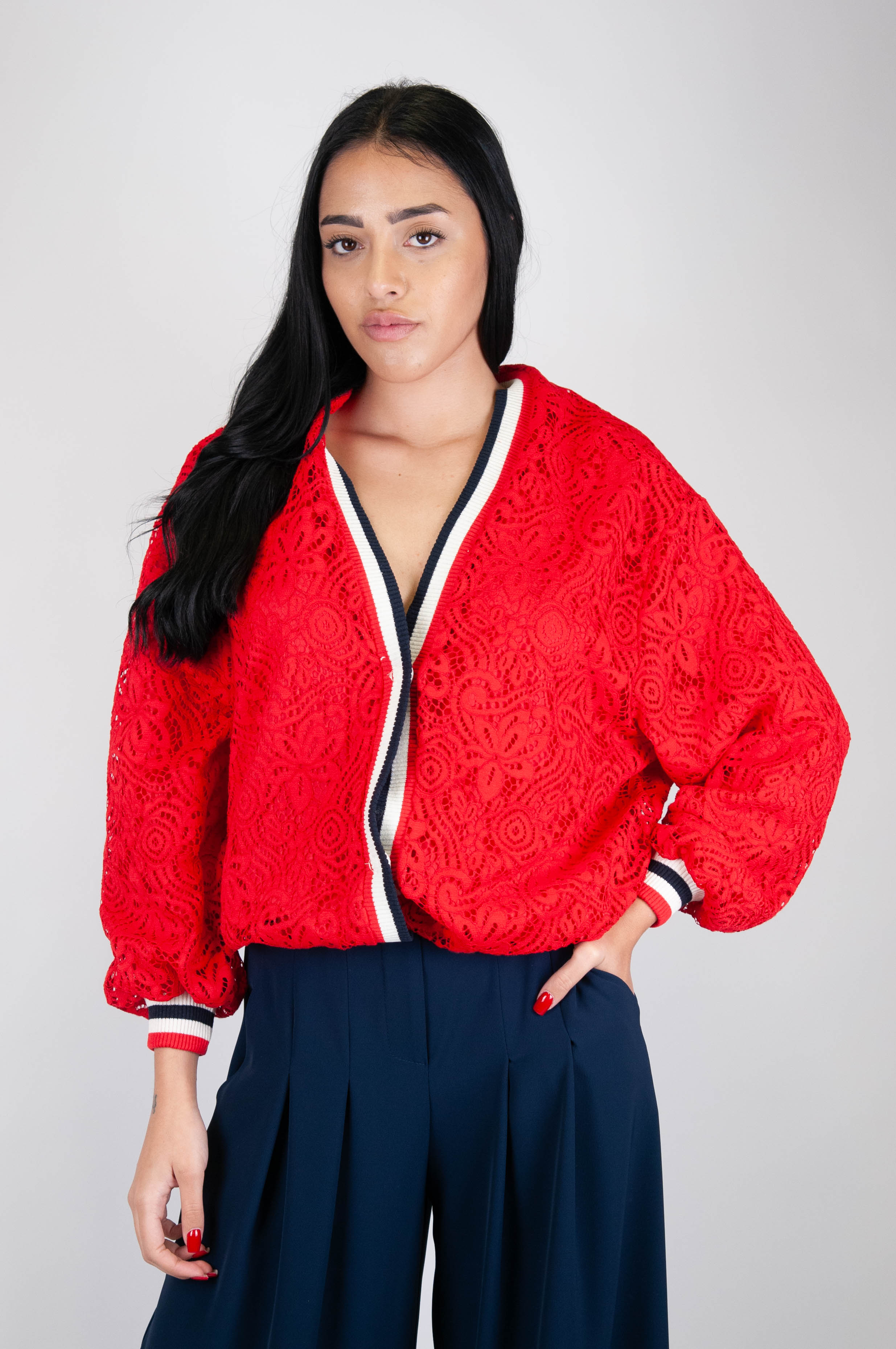 Tension in - Lace bomber jacket with contrasting profiles