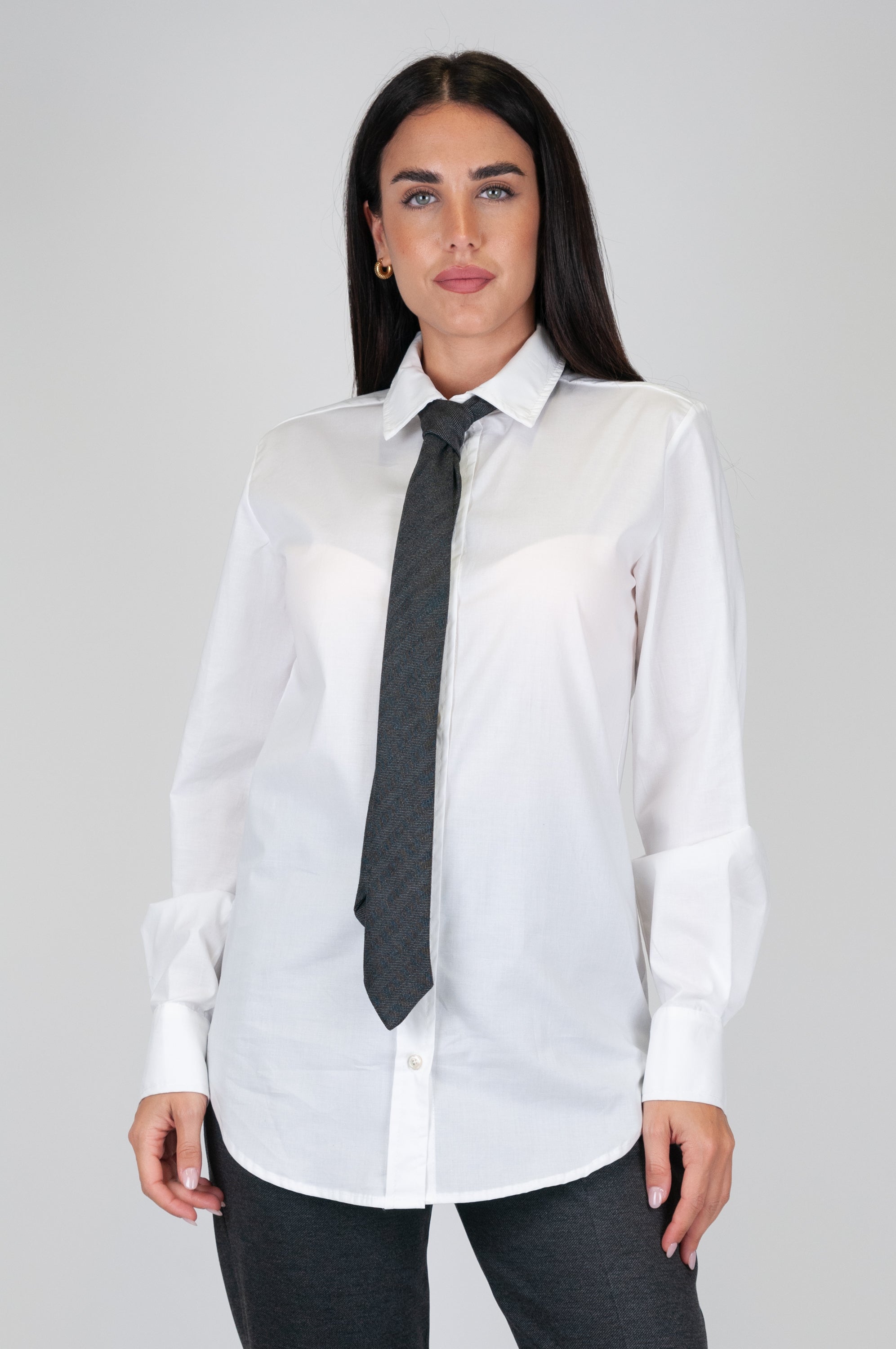 Tensione in - Camicia con cravatta fantasia spigata