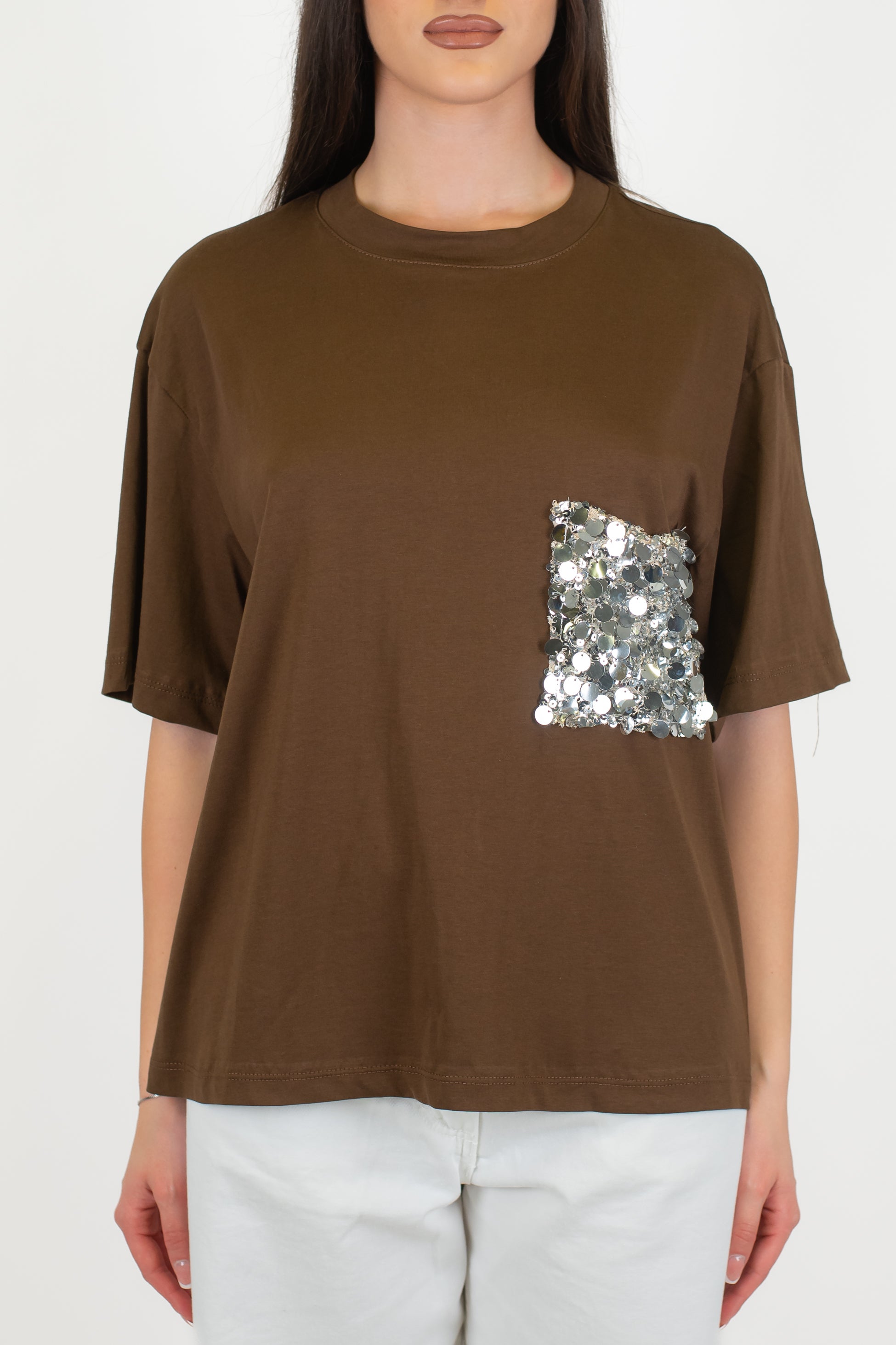Tensione in - T-shirt over con taschino paillettes a contrasto