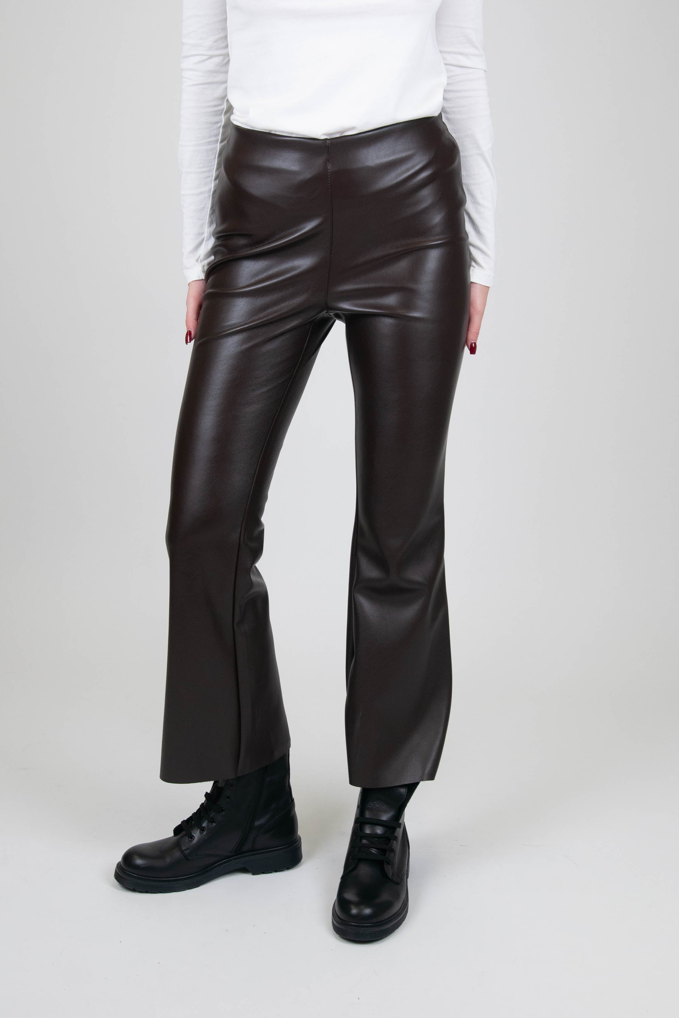 Tensione in - Panta leggings trombetta in ecopelle con elastico in vita