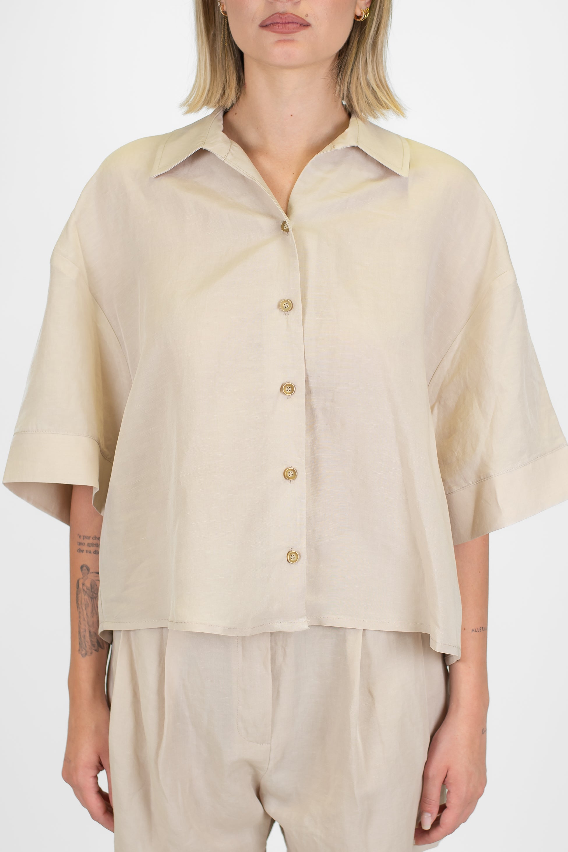 Tensione in - Coordinato in misto lino camicia over mezzamanica e shorts con elastico in vita