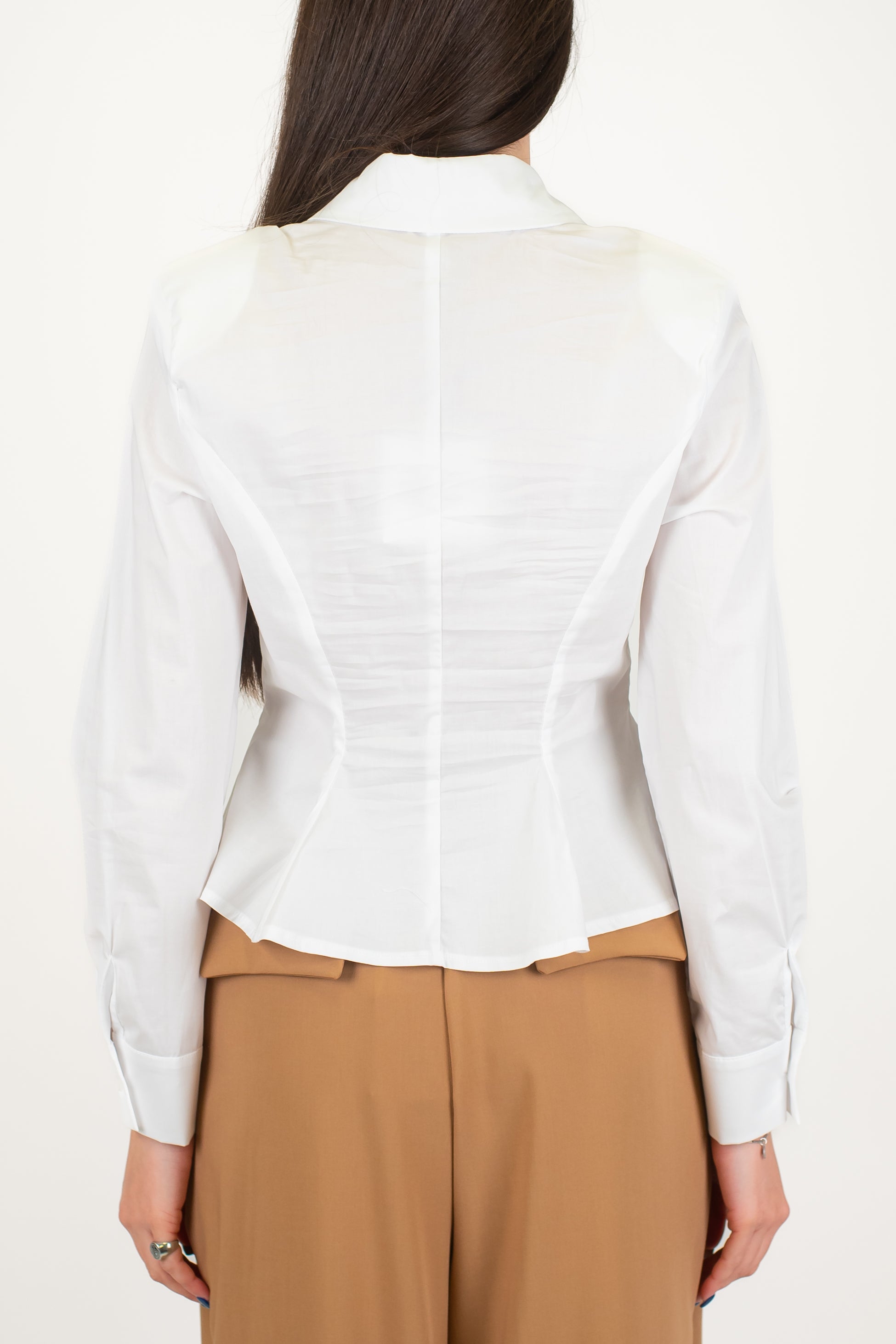Tensione in - Camicia sfiancata con spalline