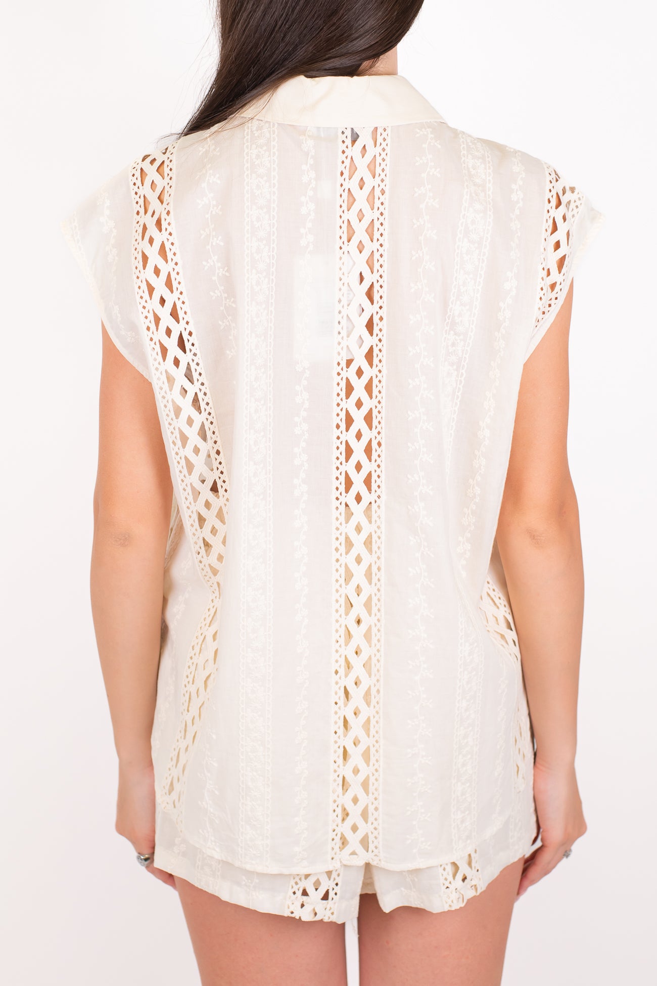 Motel - Camicia mezzamanica in mussola di cotone con ricami in crochet