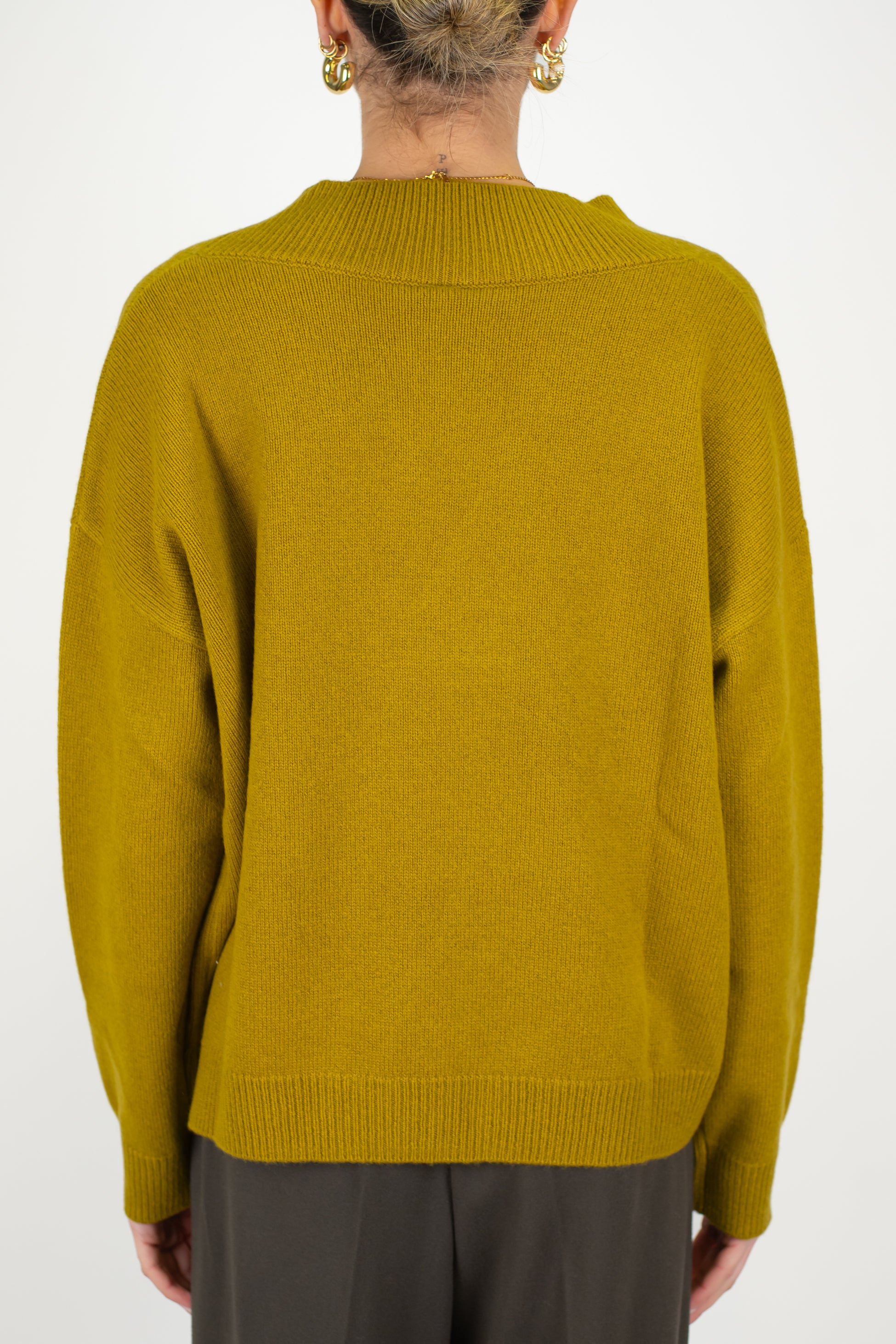 Tensione in - Maglia over scollo a V in pura lana