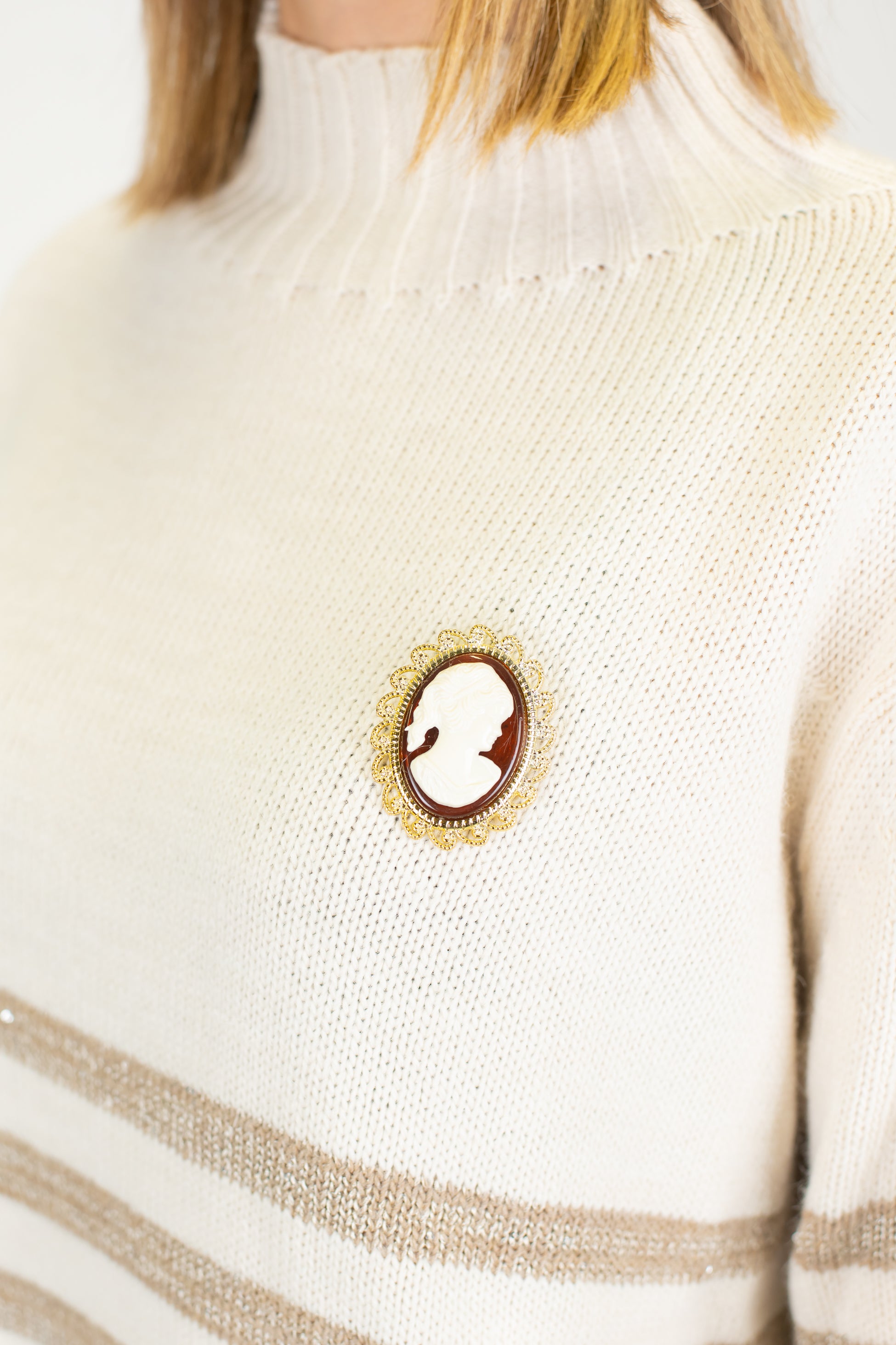 Motel - Maglia collo cratere con spilla in misto lana