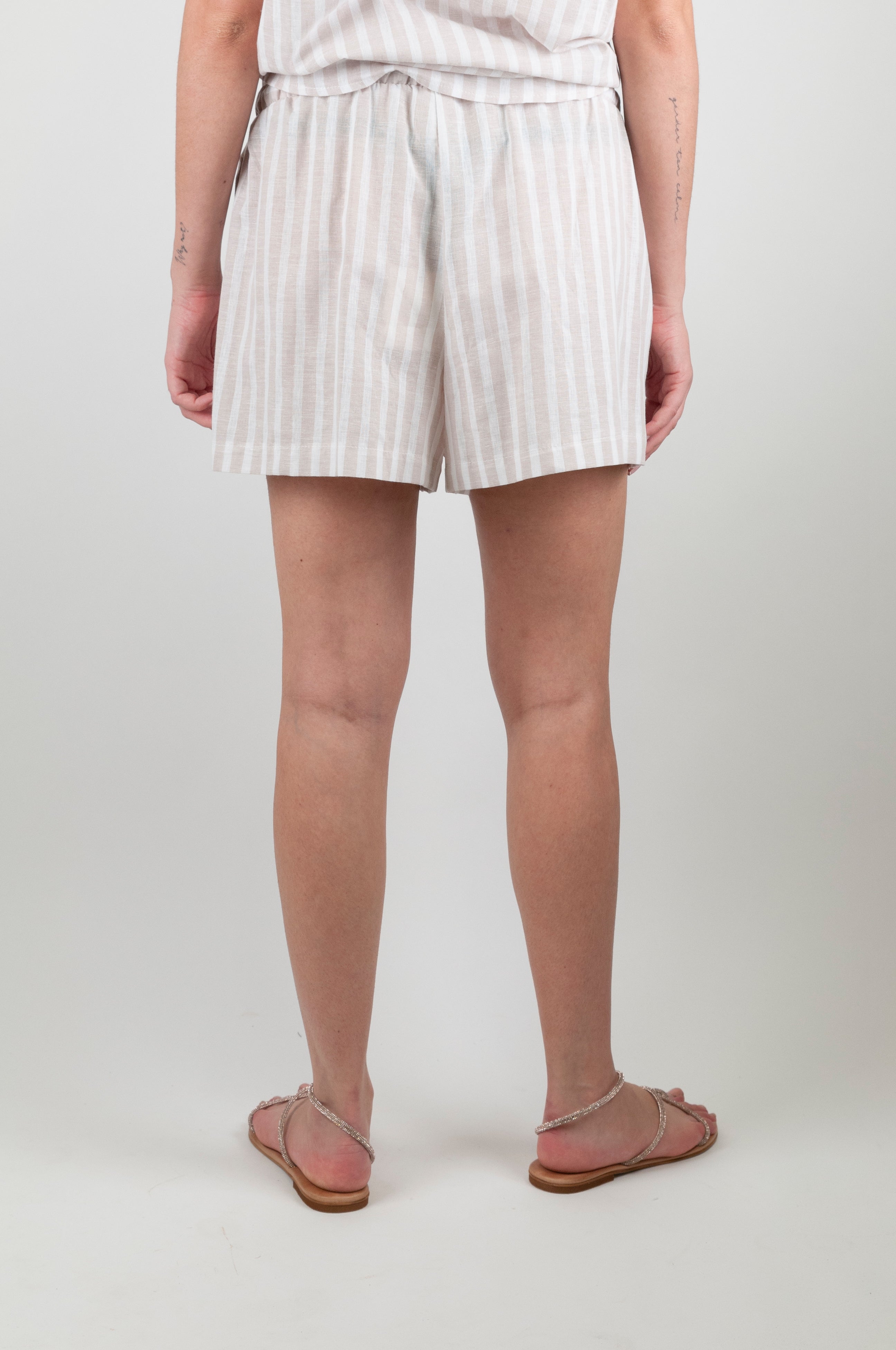 Tensione in - Shorts a righe in misto lino con coulisse