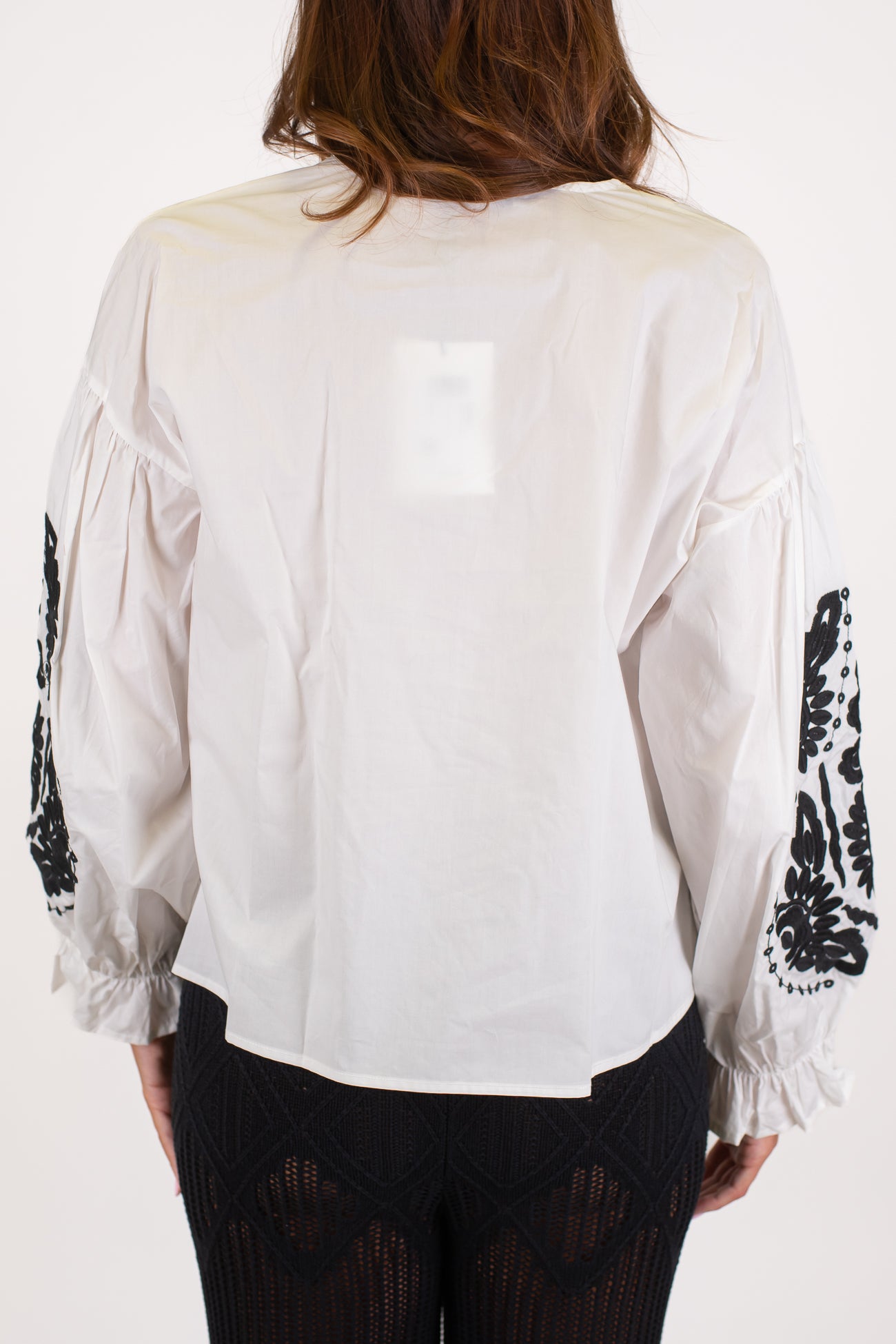 Dixie - Camicia con ricami a contrasto sulle maniche e chisurua con laccetti