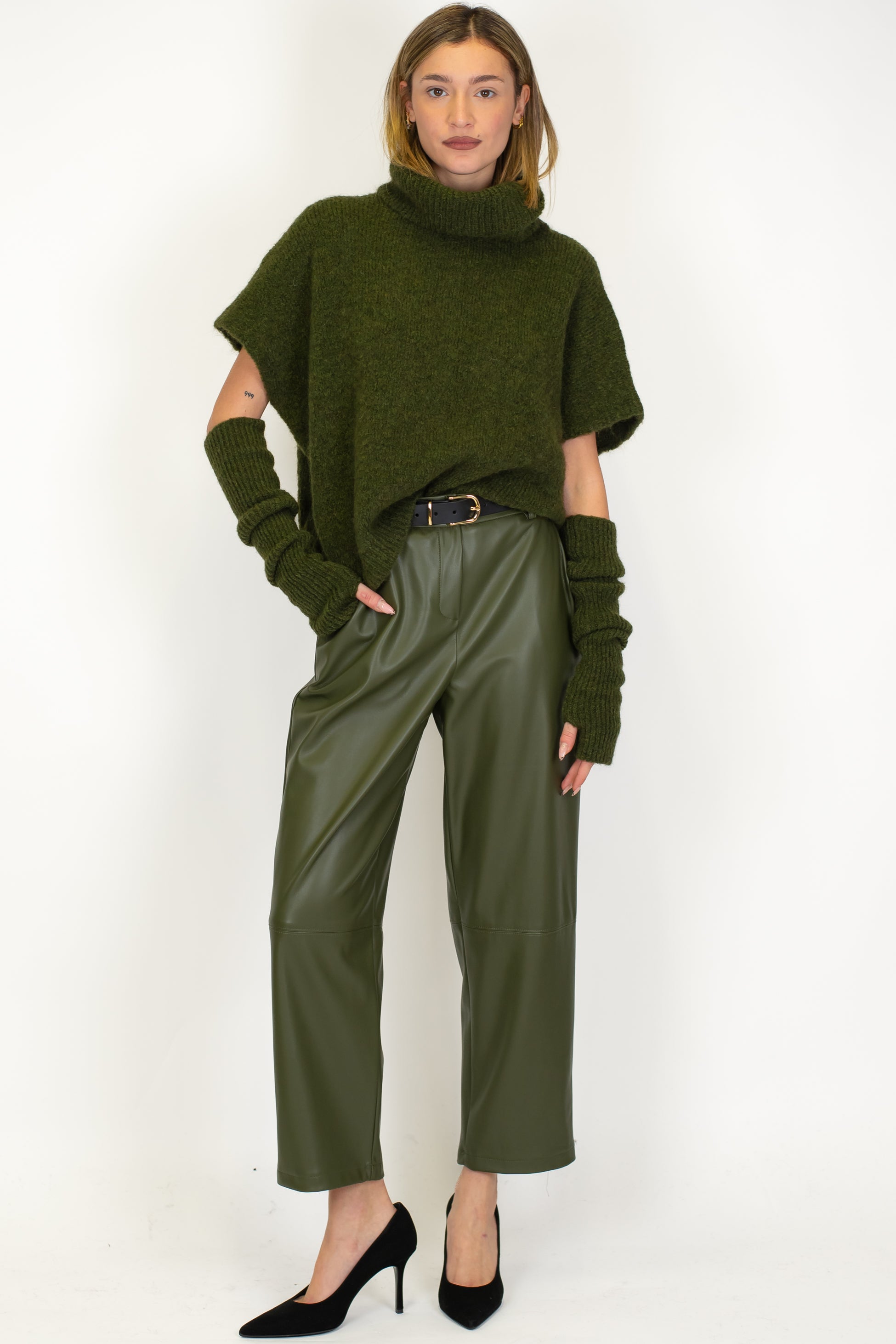 Tensione in - Pantalone in ecopelle con elastico in vita