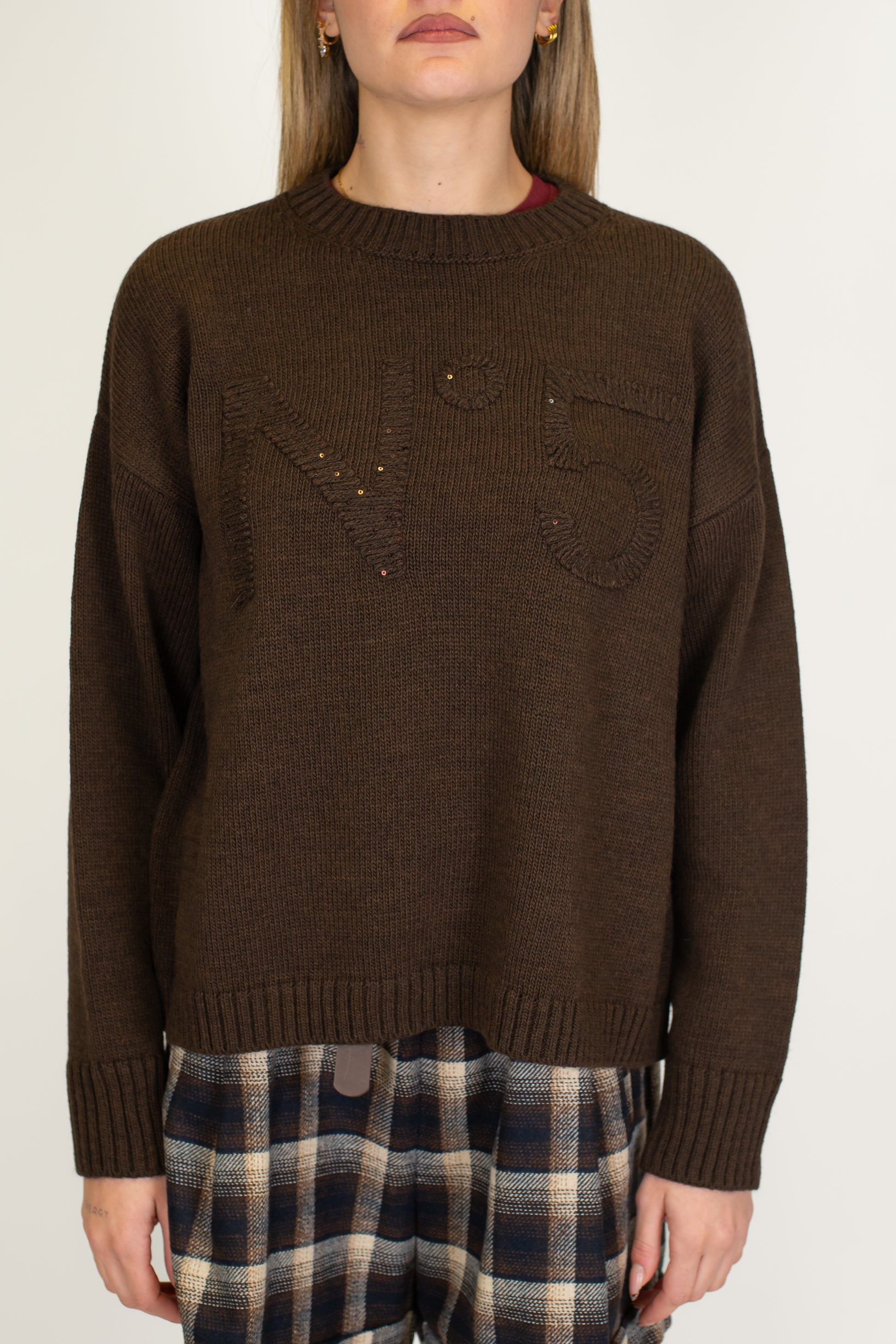 Tensione in -Maglia girocollo in misto lana con ricamo N°5