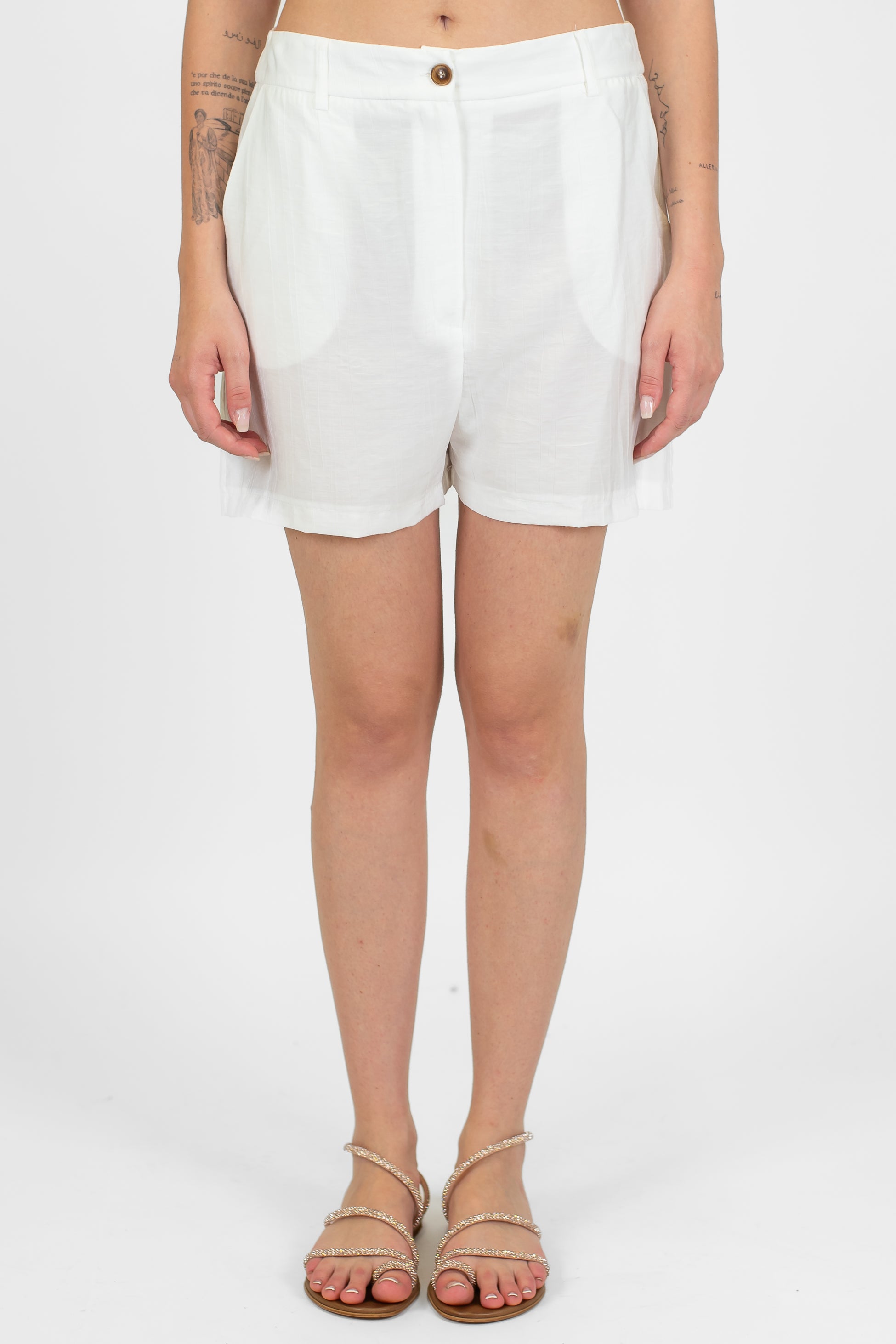 Tensione in - Coordinato in viscosa leggera con giacca crop sfoderata mezzamanica e bermuda